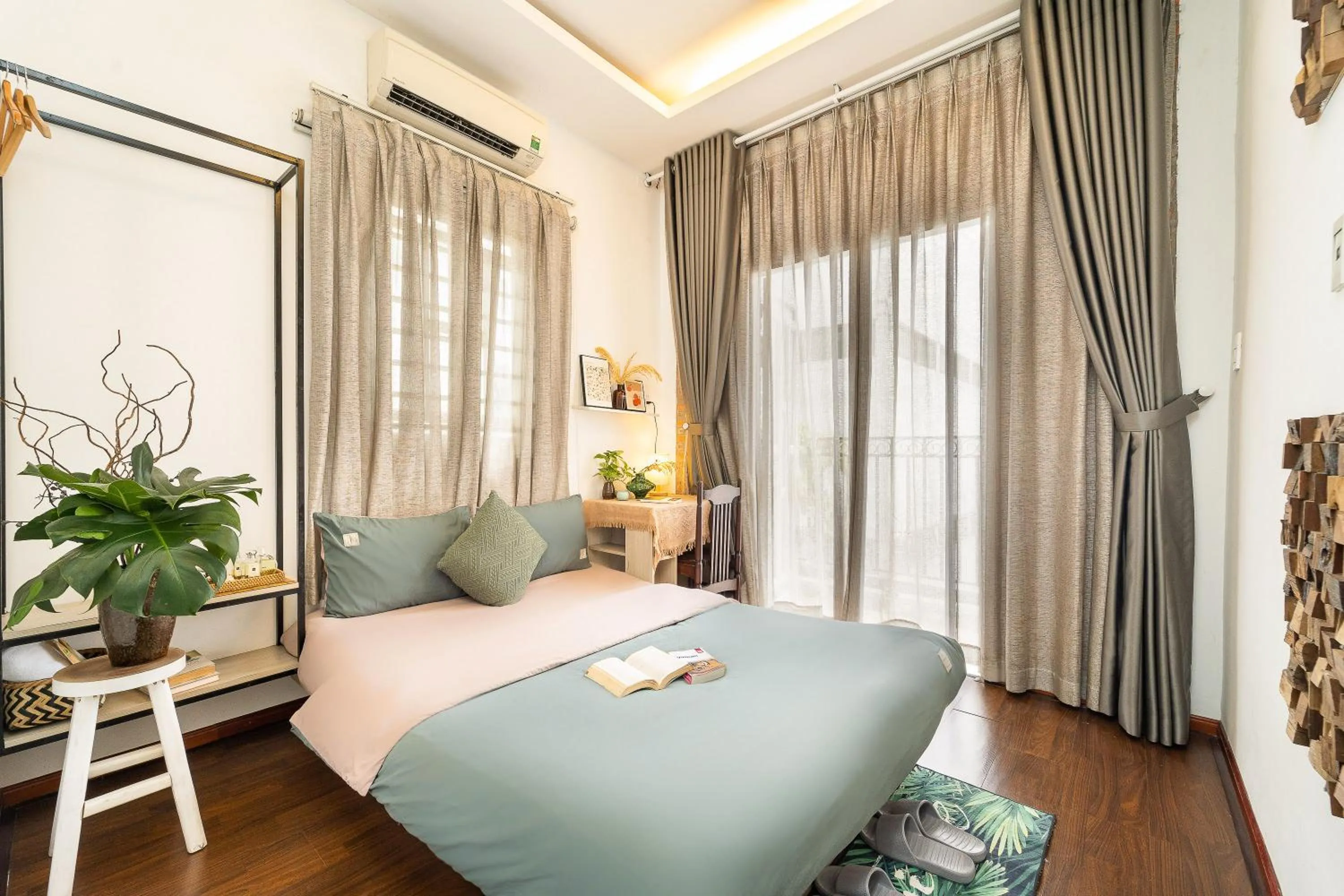 Photo of the whole room, Bed in Cactusland Homestay - Tran Hung Dao