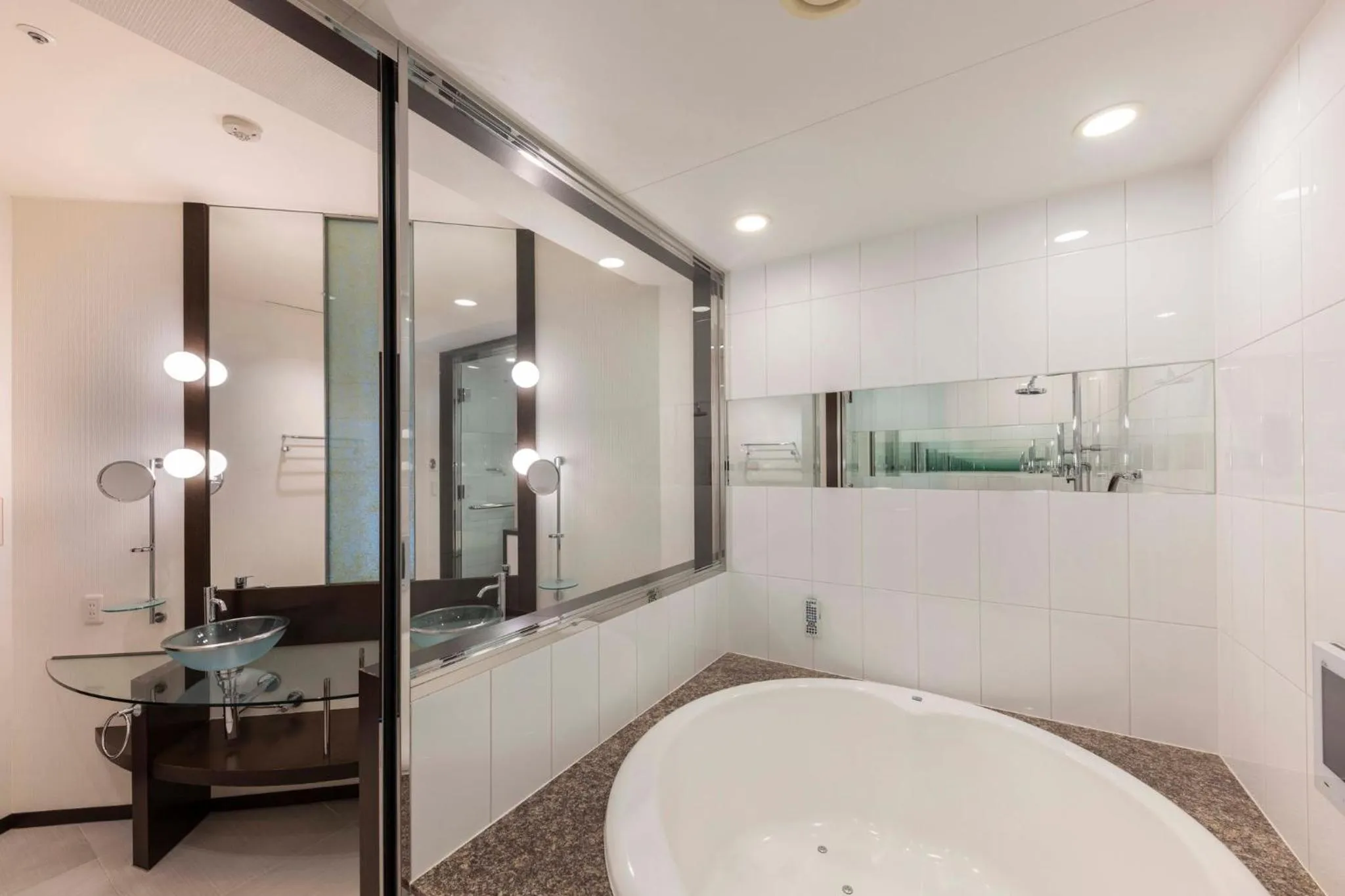 Photo of the whole room in RIHGA Royal Hotel Osaka, Vignette Collection by IHG