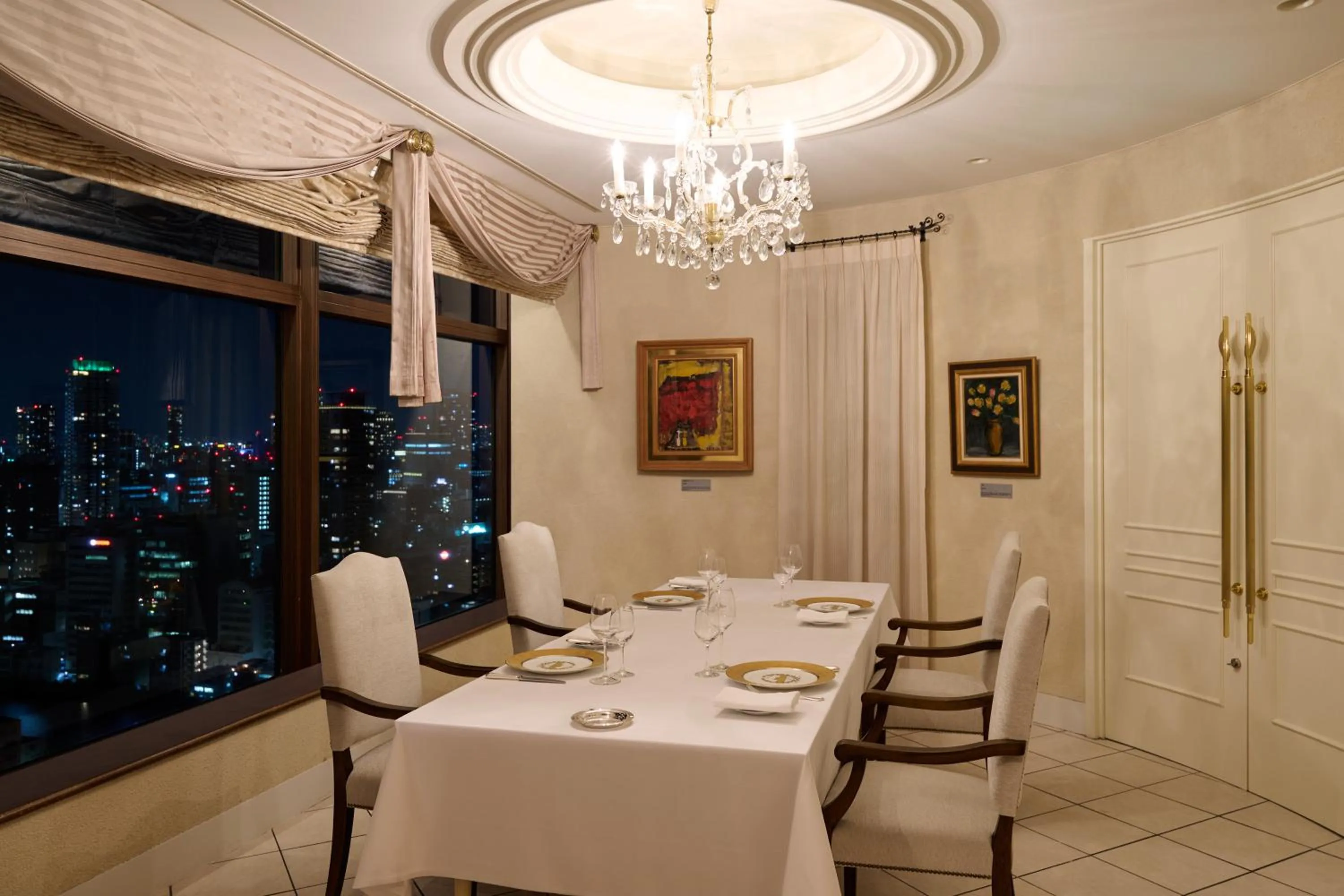 Restaurant/places to eat in RIHGA Royal Hotel Osaka, Vignette Collection by IHG