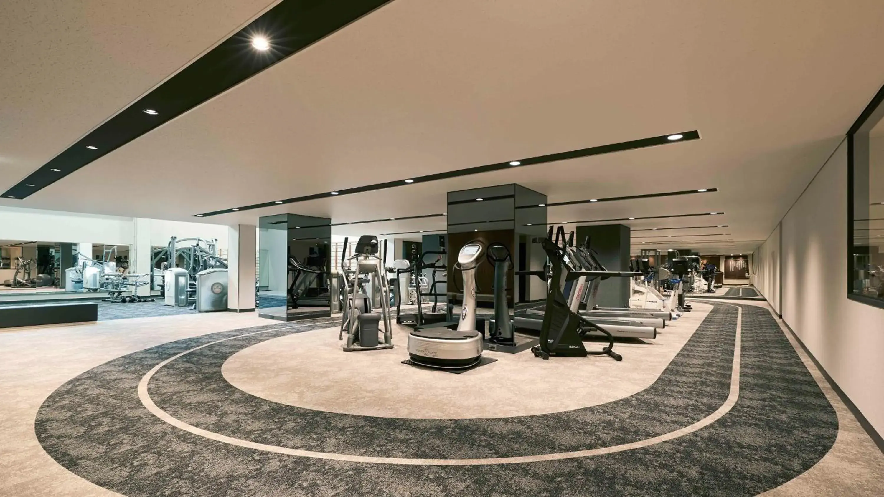 Fitness centre/facilities in RIHGA Royal Hotel Osaka, Vignette Collection by IHG Fitness centre/facilities in RIHGA Royal Hotel Osaka, Vignette Collection by IHG