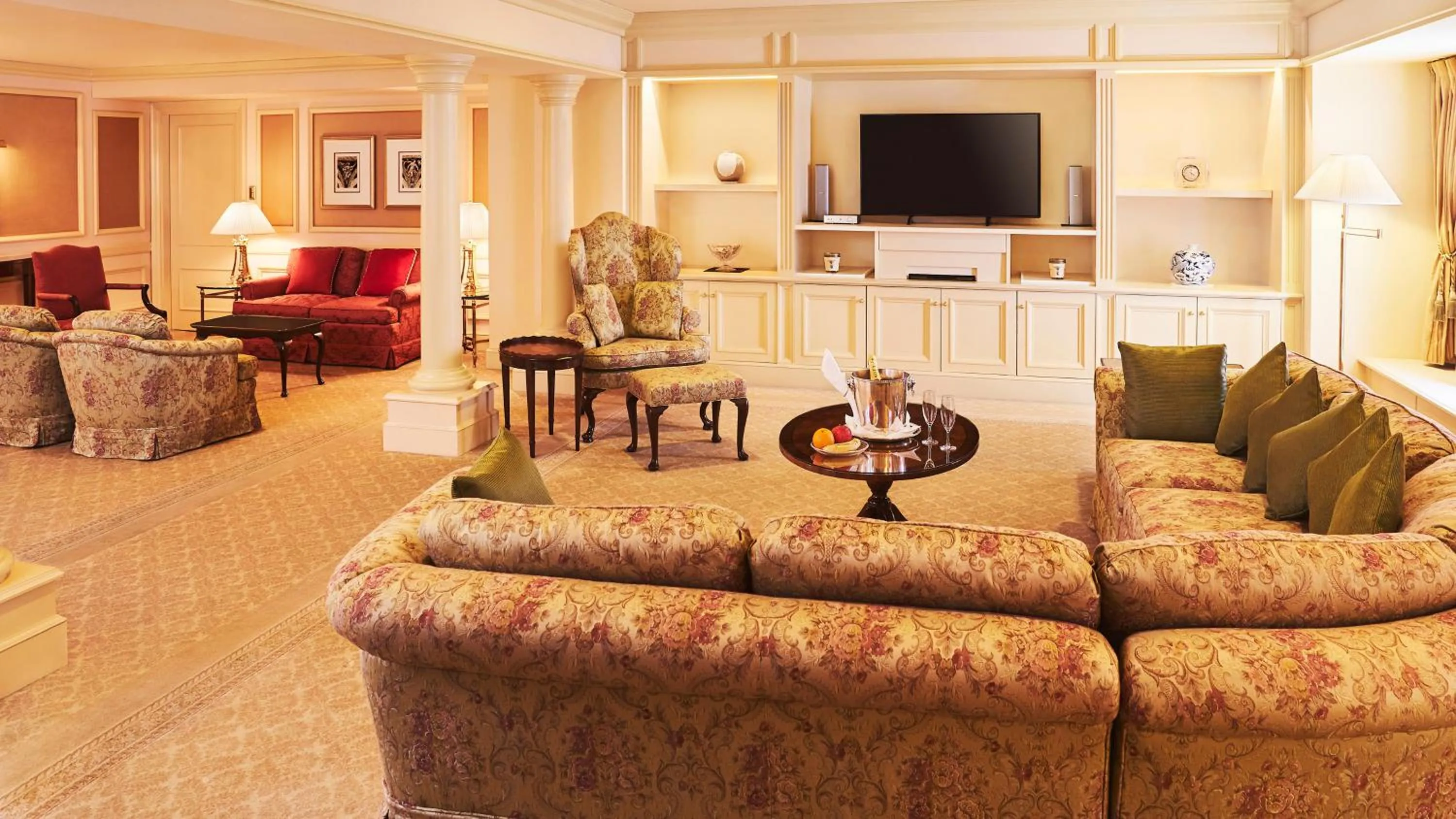 Photo of the whole room in RIHGA Royal Hotel Osaka, Vignette Collection by IHG