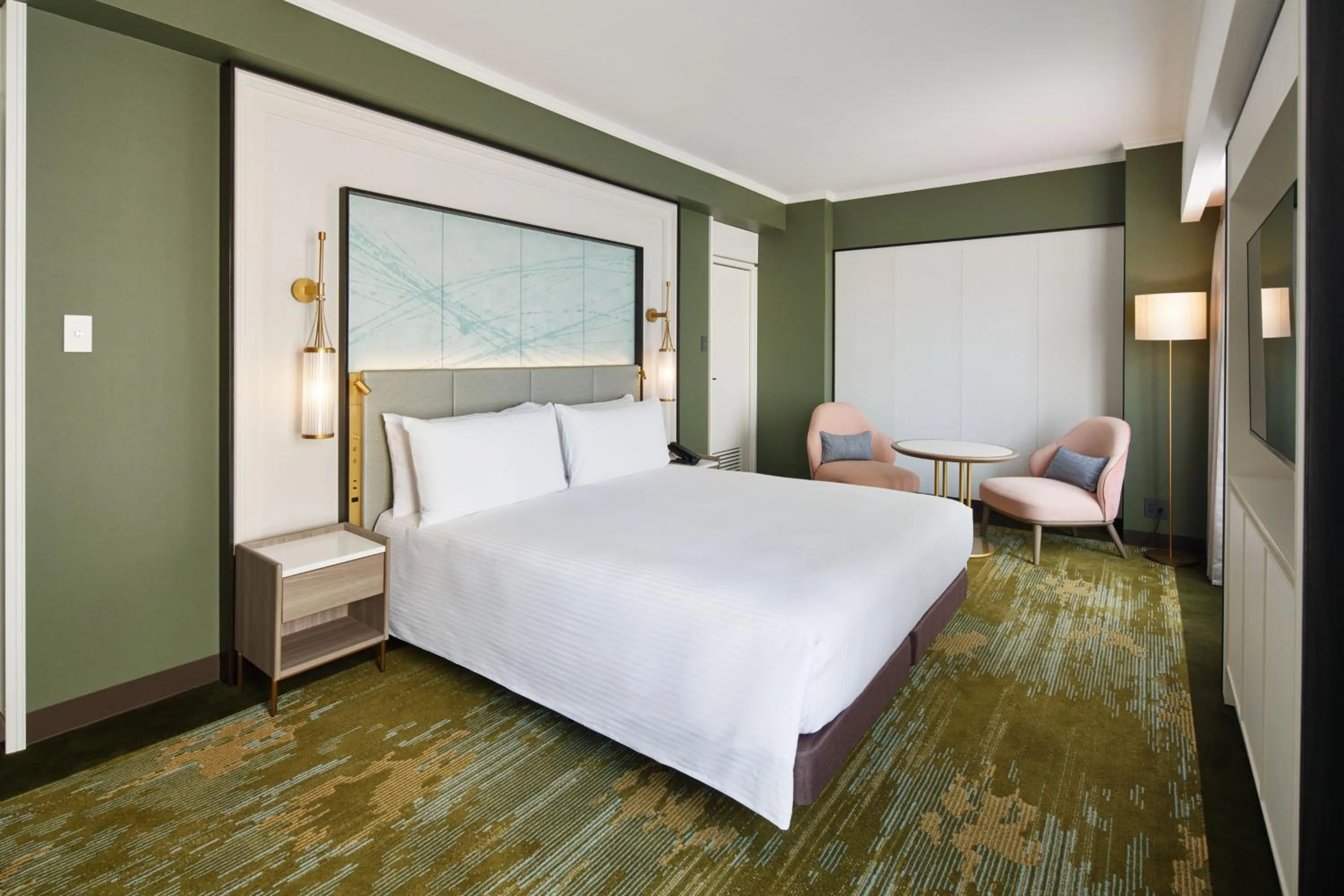 Photo of the whole room, Bed in RIHGA Royal Hotel Osaka, Vignette Collection by IHG