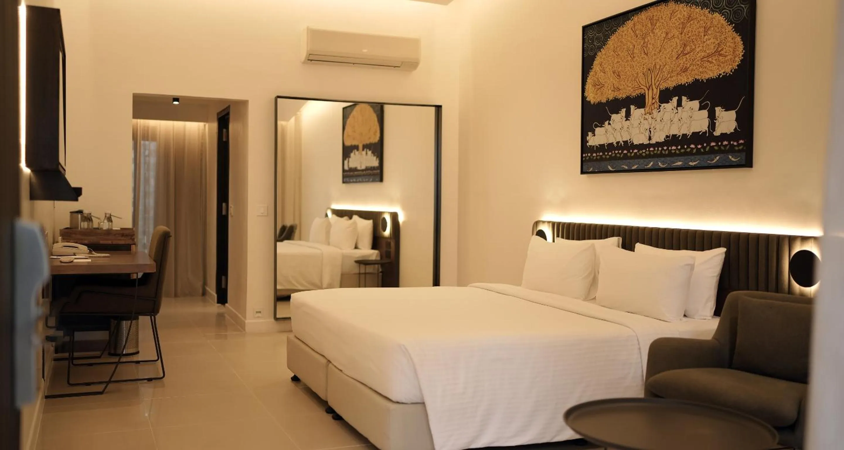 Bed in Best Western Resort Country Club