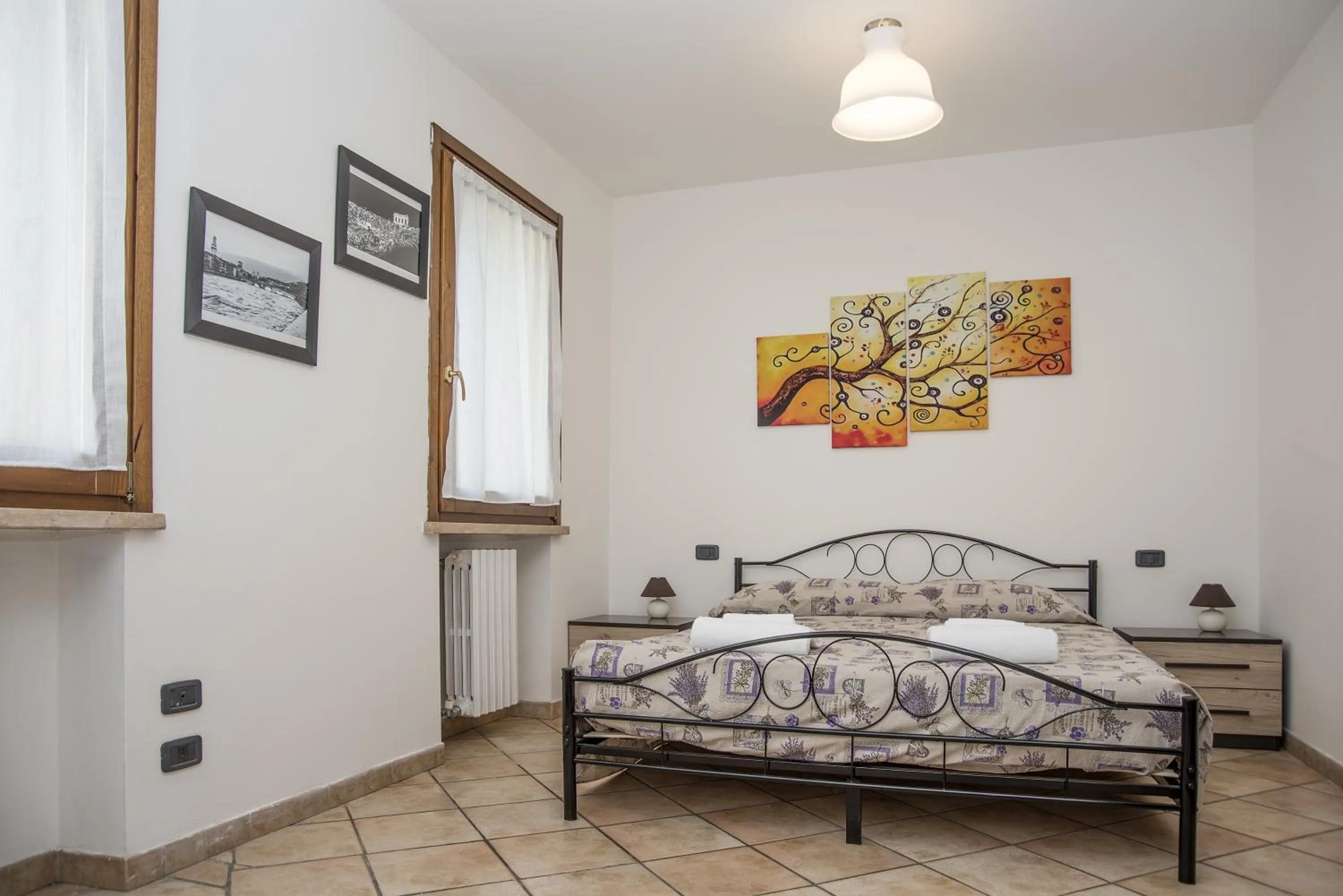 Photo of the whole room, Bed in Residenza Meeting