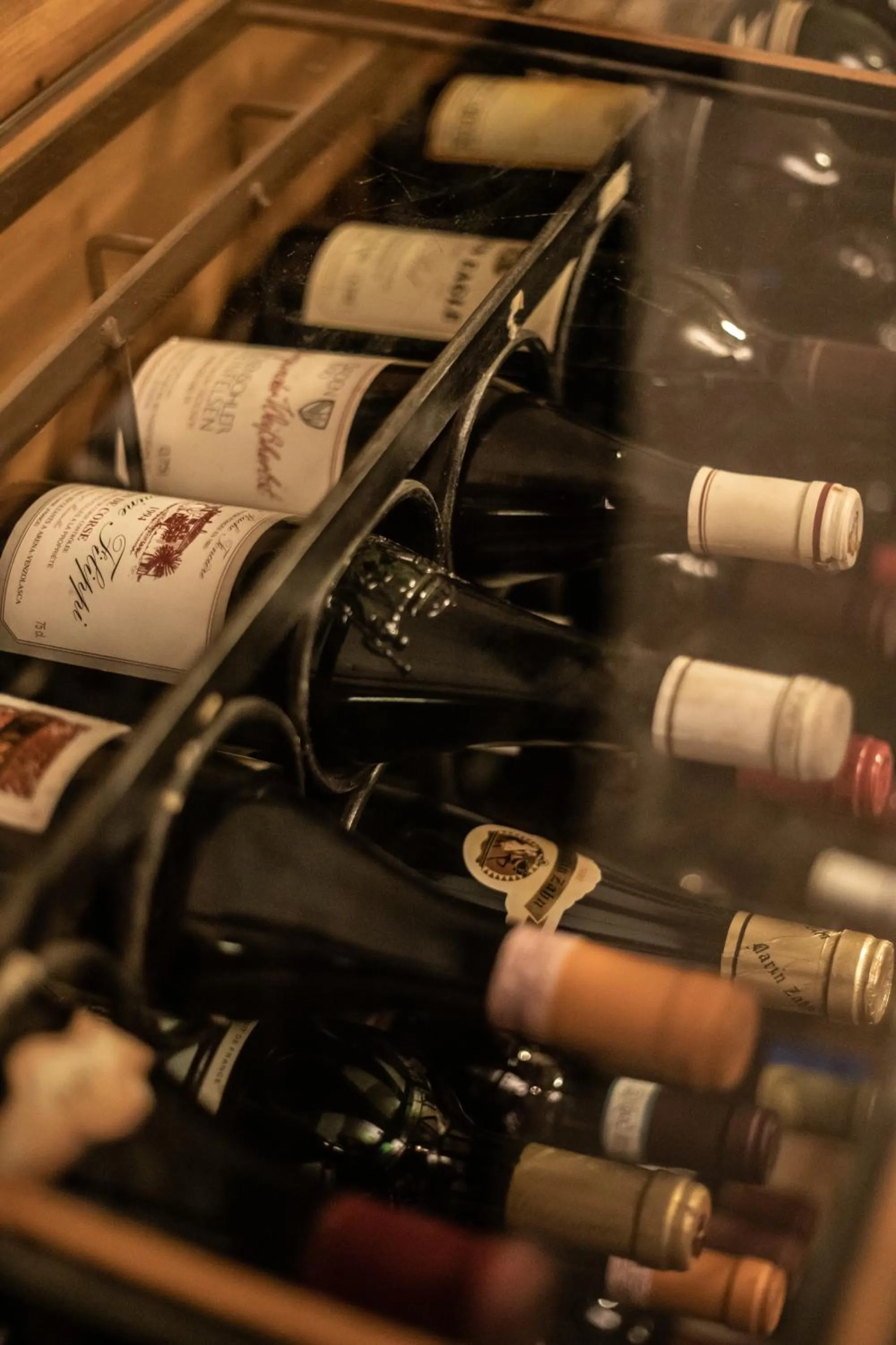 Drinks in Hotel Piz Mitgel