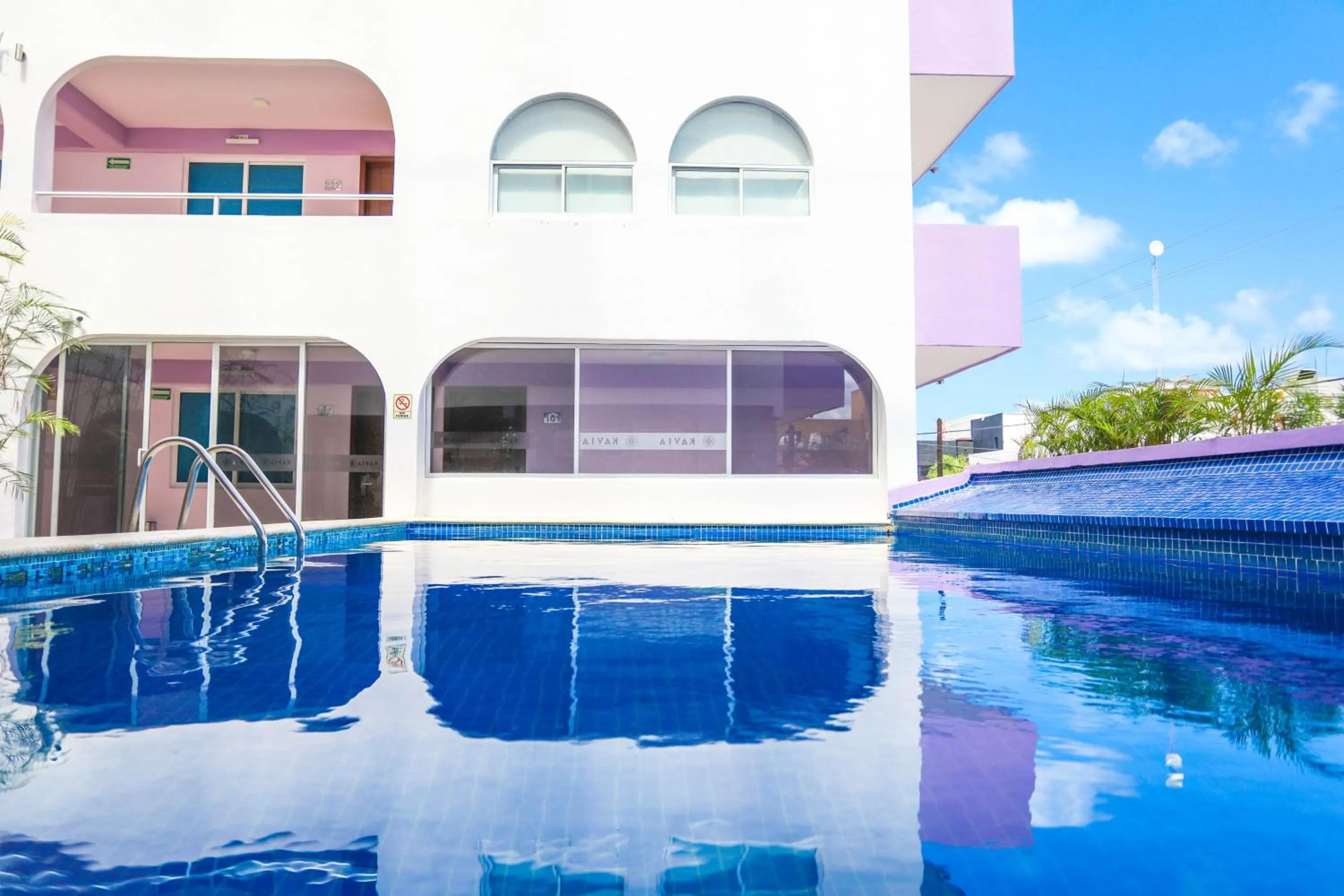 Pool view in Hotel Kavia