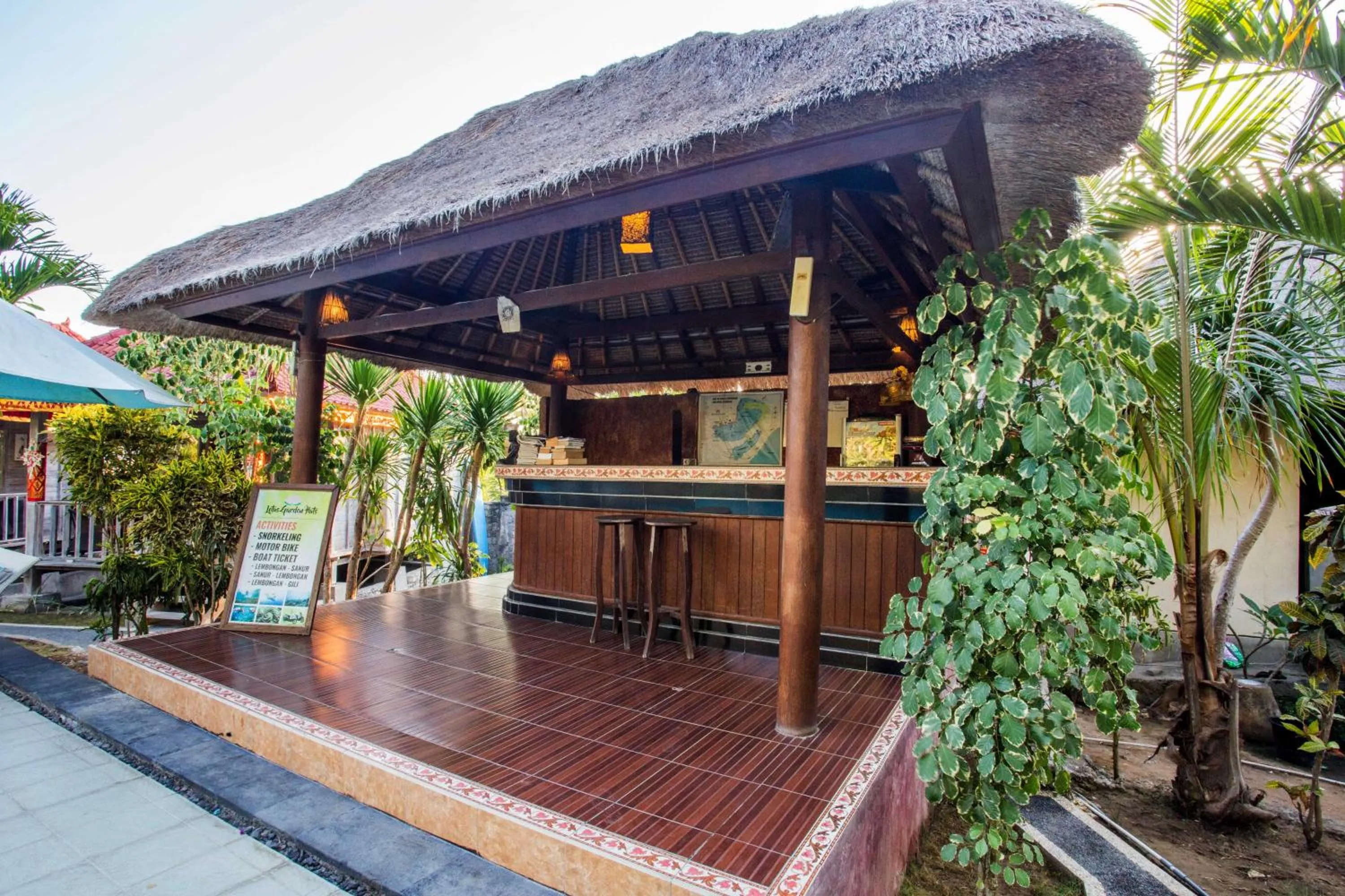 Lounge or bar in Lotus Garden Huts