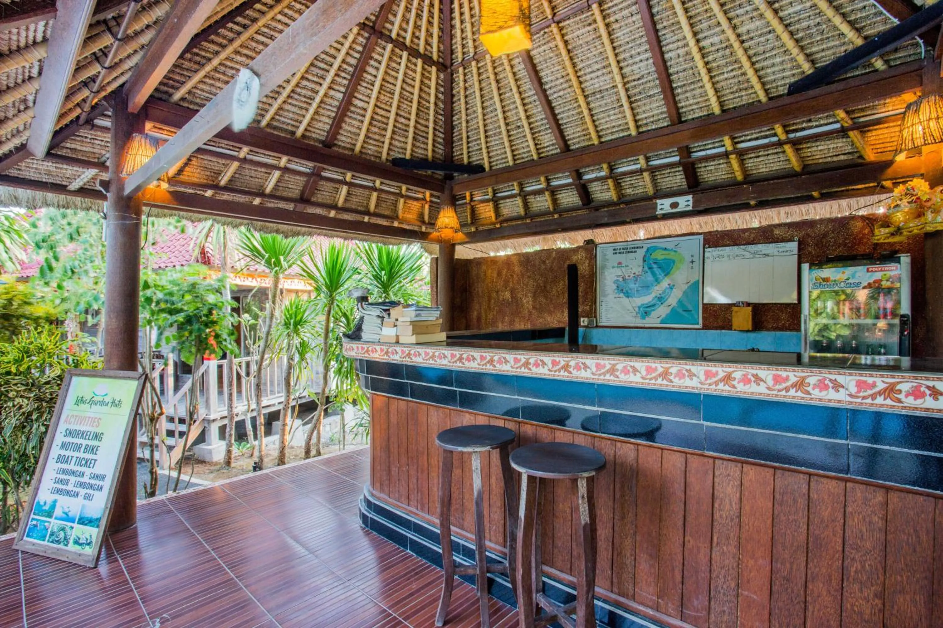 Lounge or bar in Lotus Garden Huts