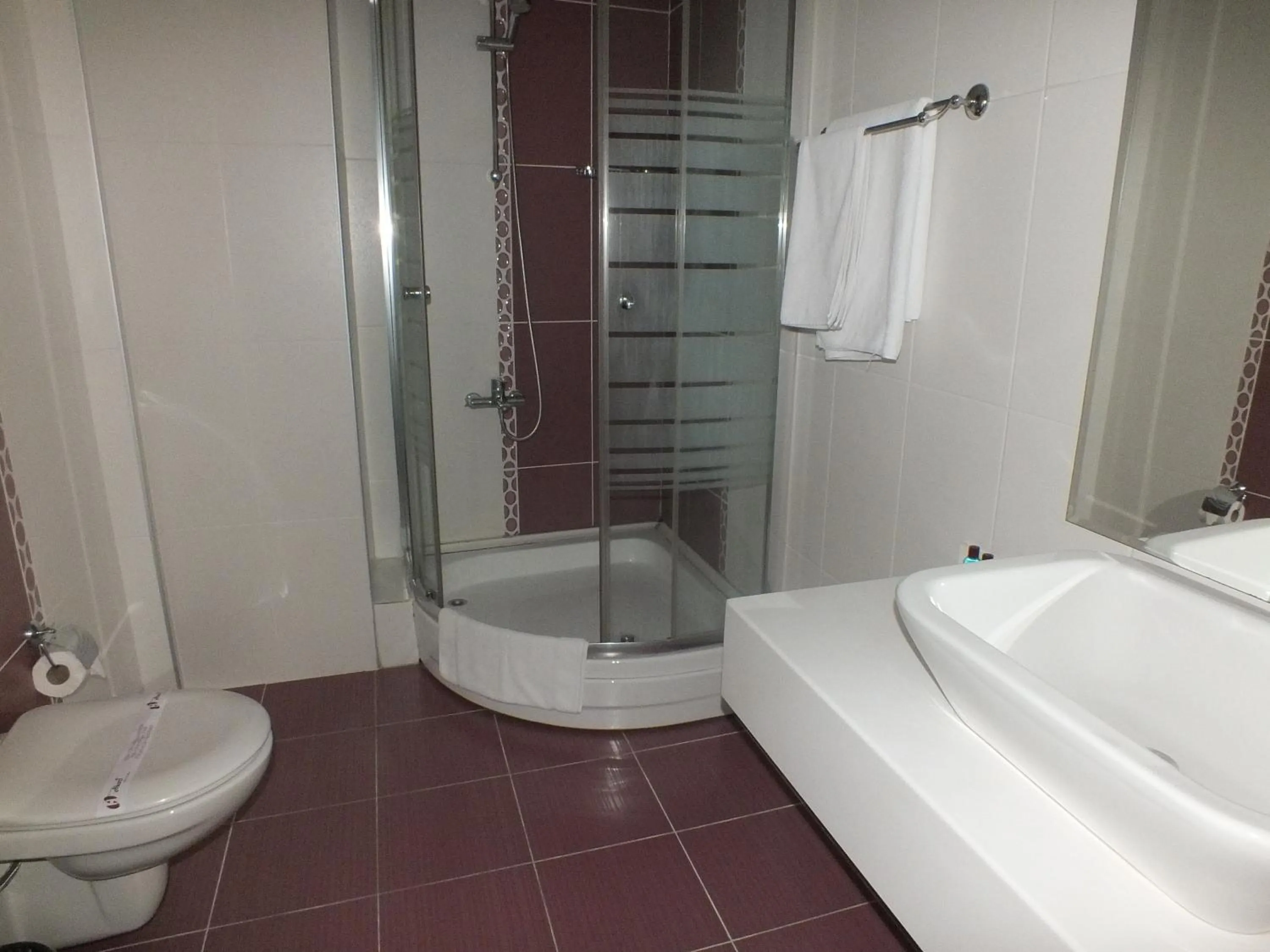 Shower in Grand Ahos Hotel