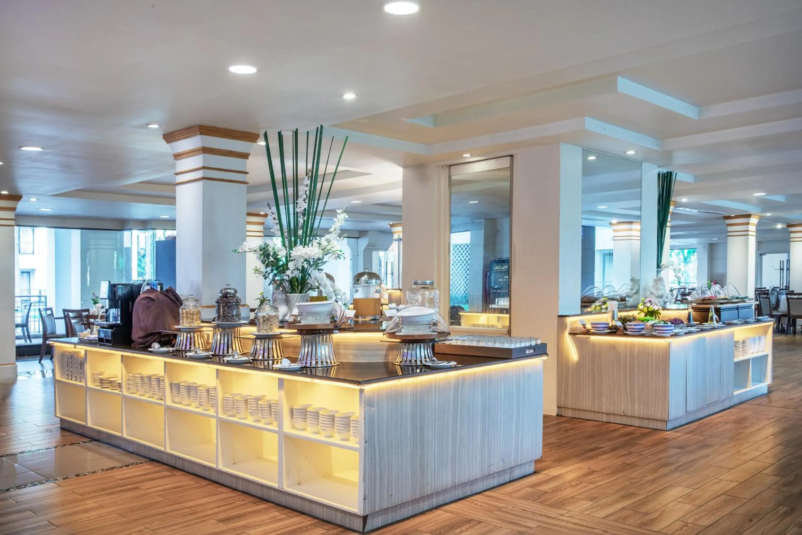 Restaurant/places to eat in Tawa Ravadee Resort Prachinburi, a member of WorldHotels Distinctive