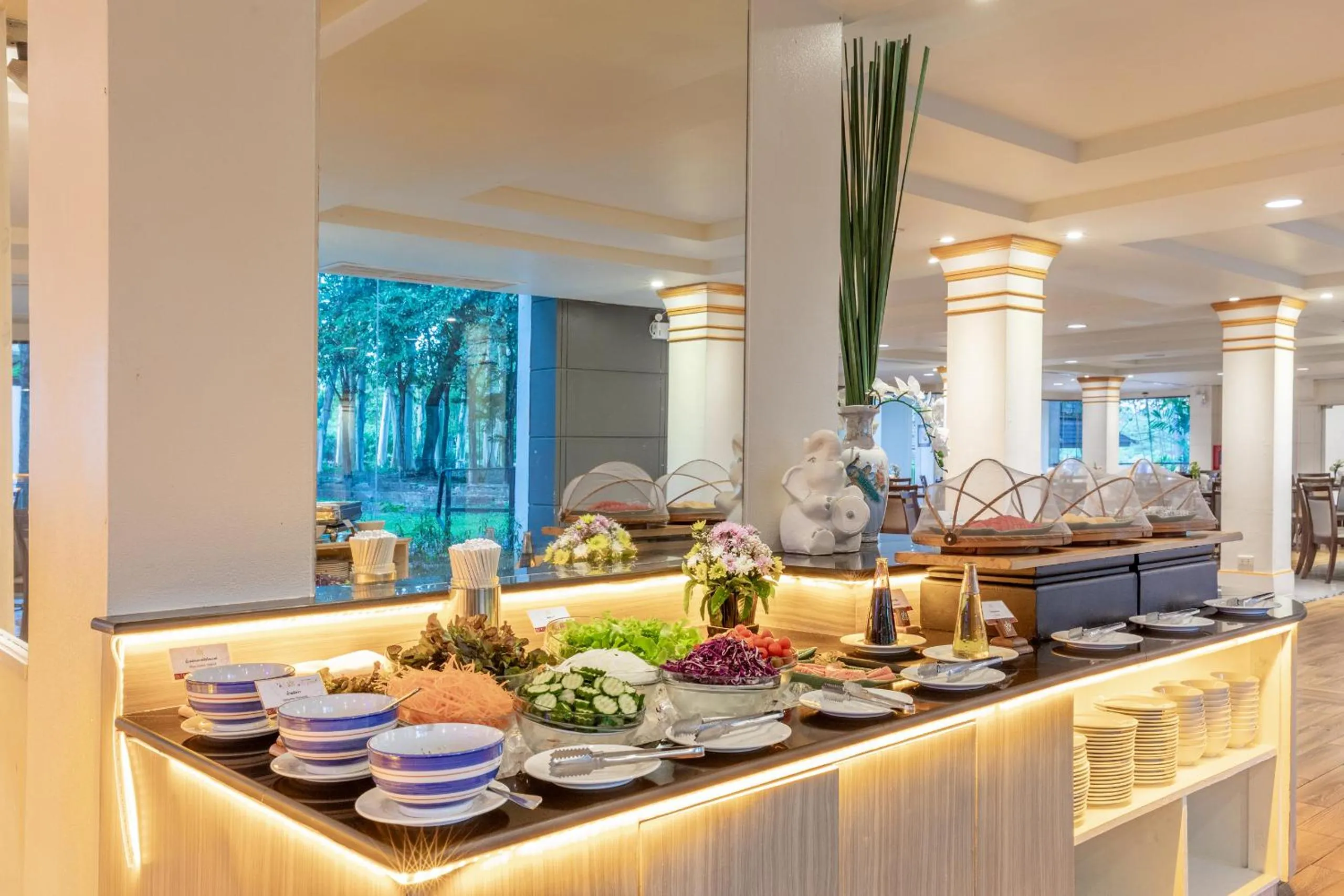 Restaurant/places to eat in Tawa Ravadee Resort Prachinburi, a member of WorldHotels Distinctive