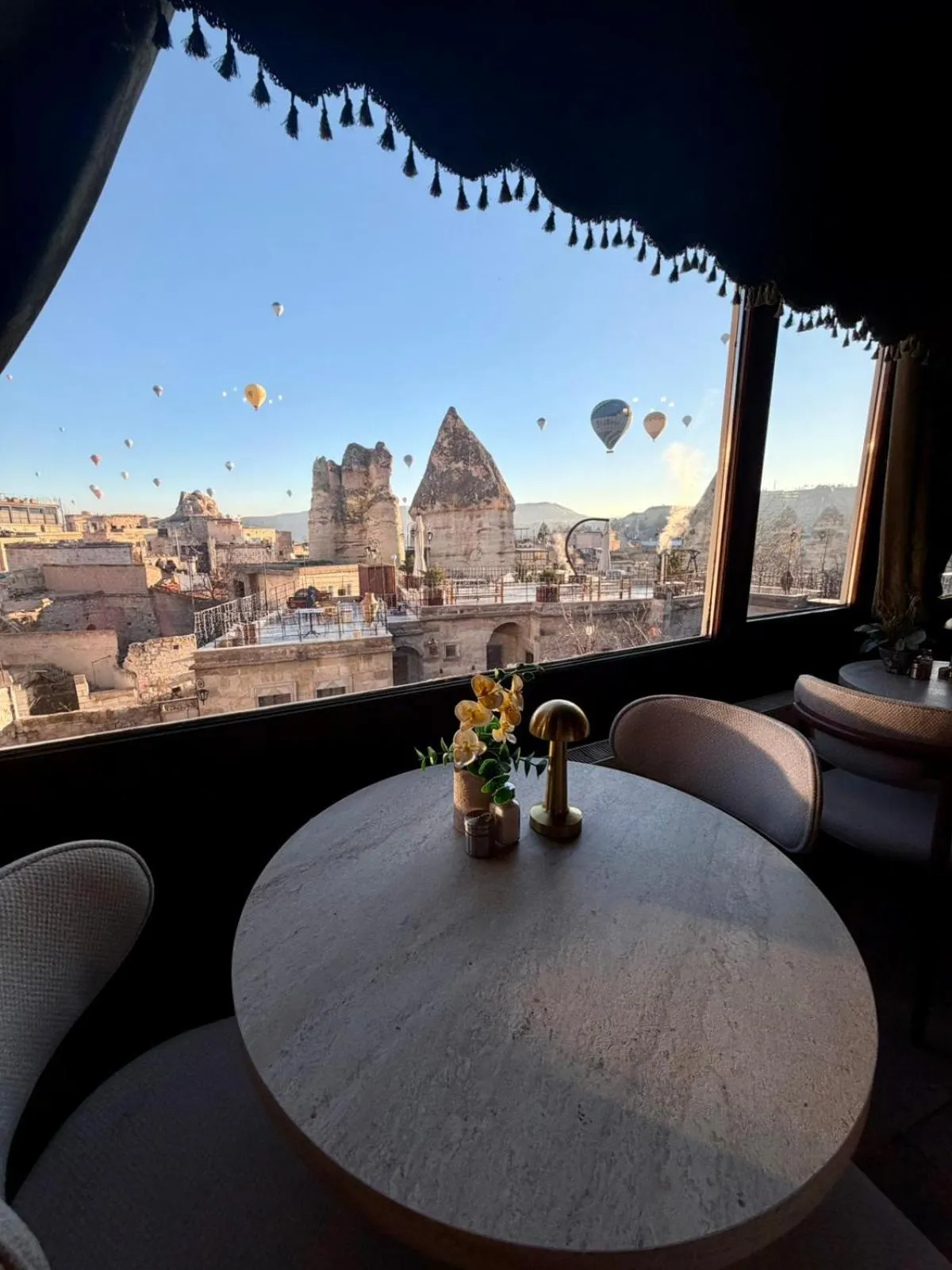 Restaurant/places to eat in Century Cave Hotel