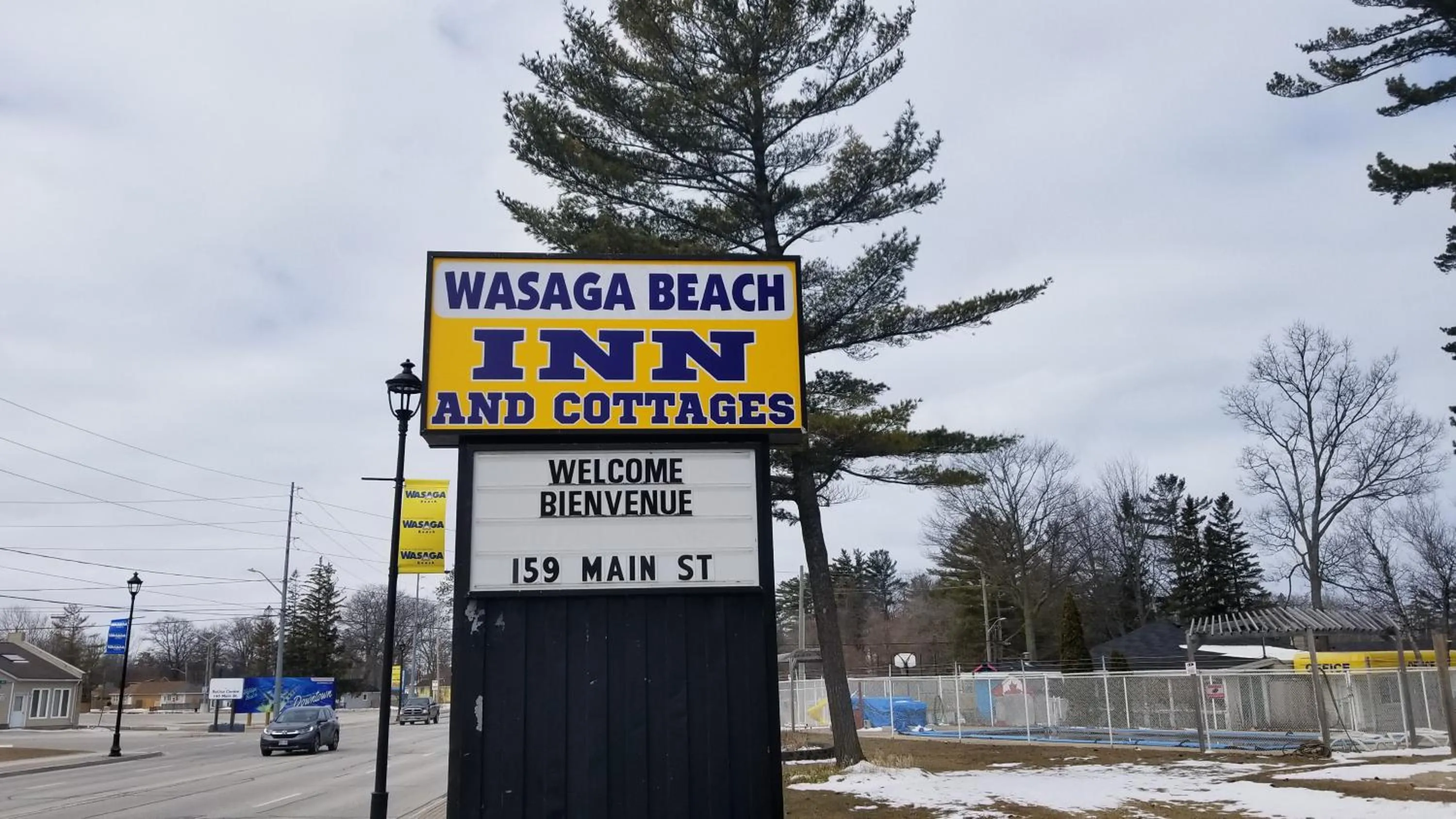 Property logo or sign in Wasaga Beach Inn And Cottages