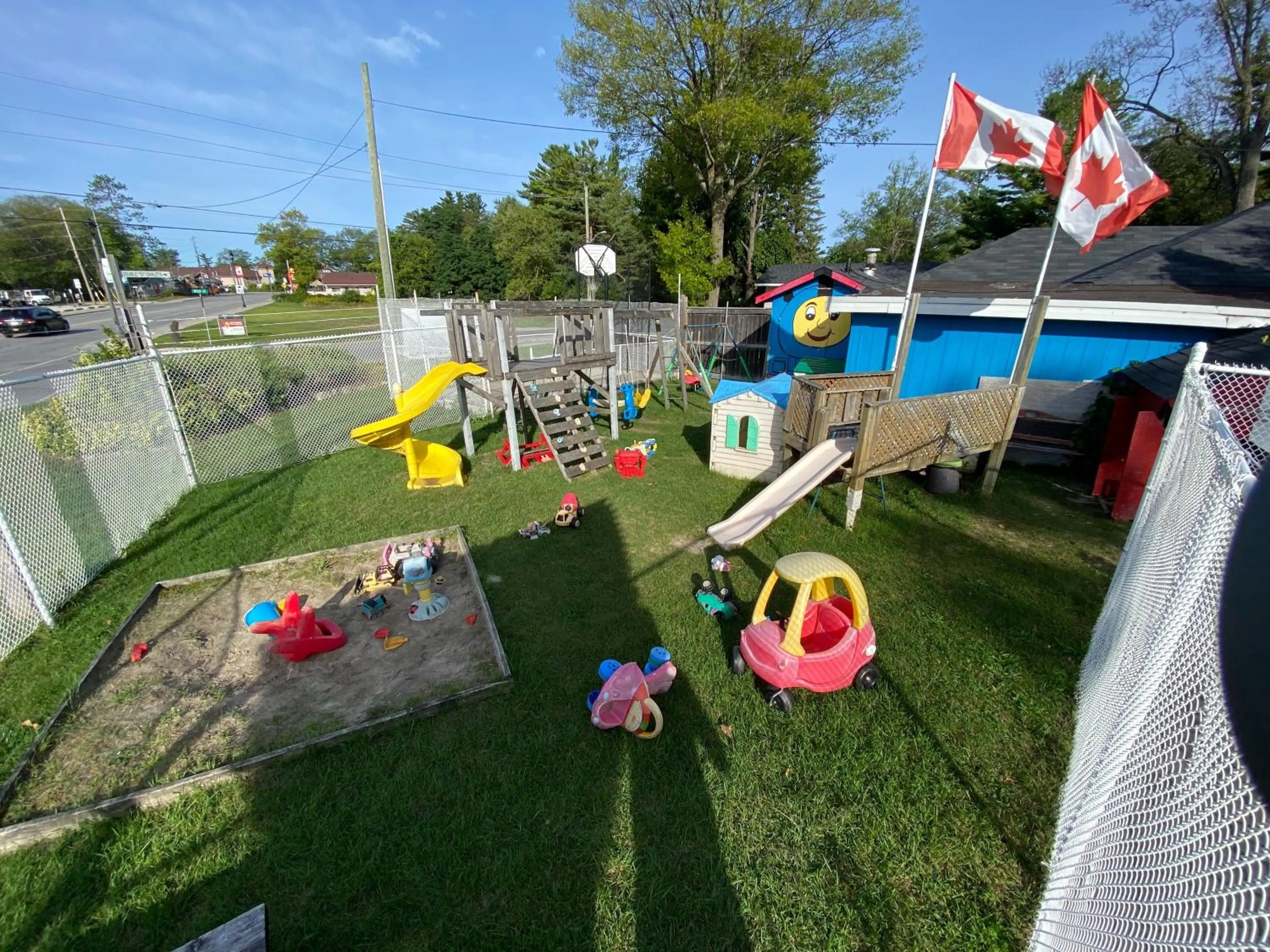 children in Wasaga Beach Inn And Cottages