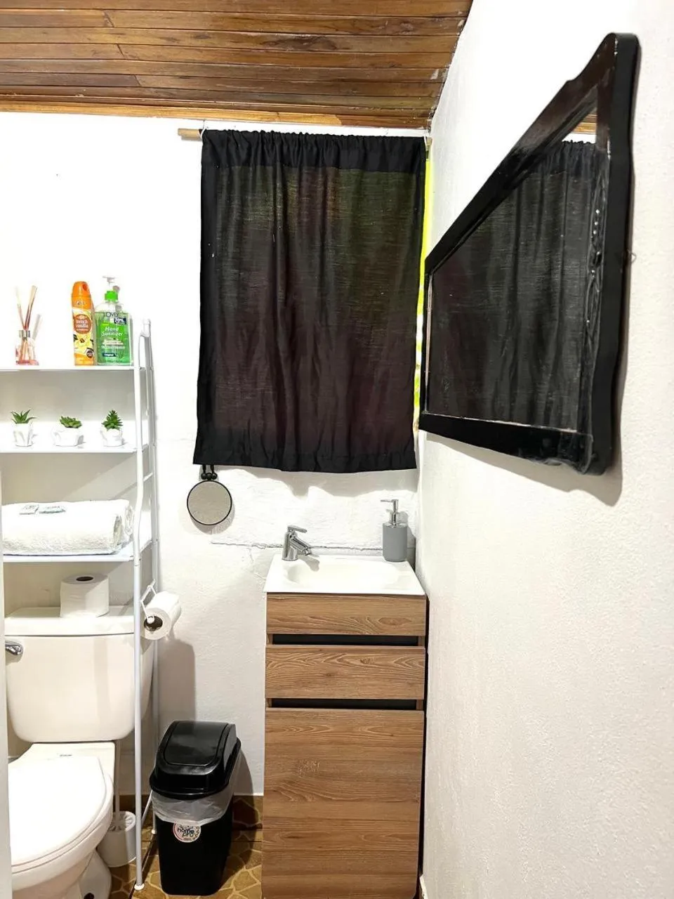 Bathroom in Pura Vida Hostel