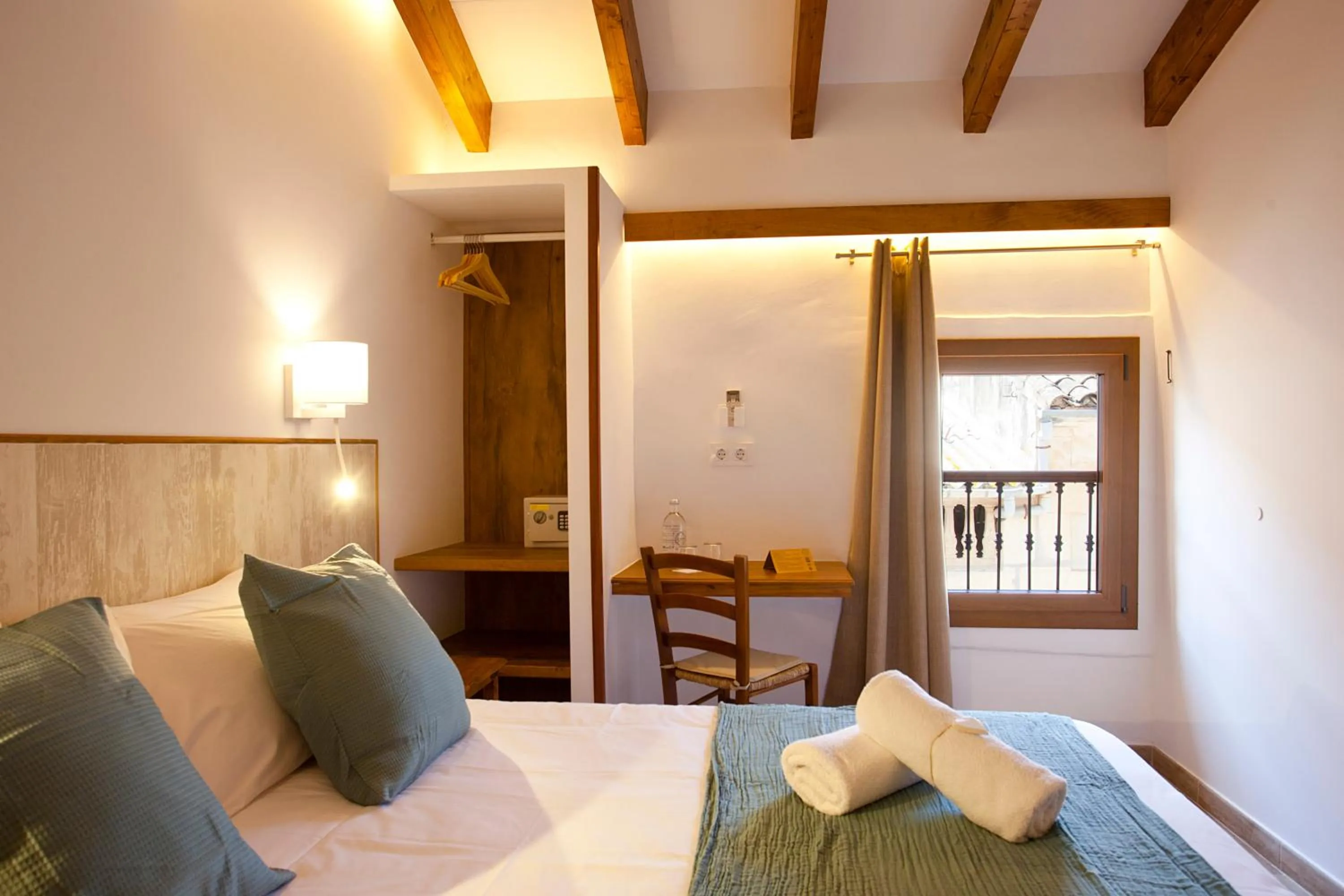 Bedroom, Bed in Casal de Petra - Rooms & Pool by My Rooms Hotels TI