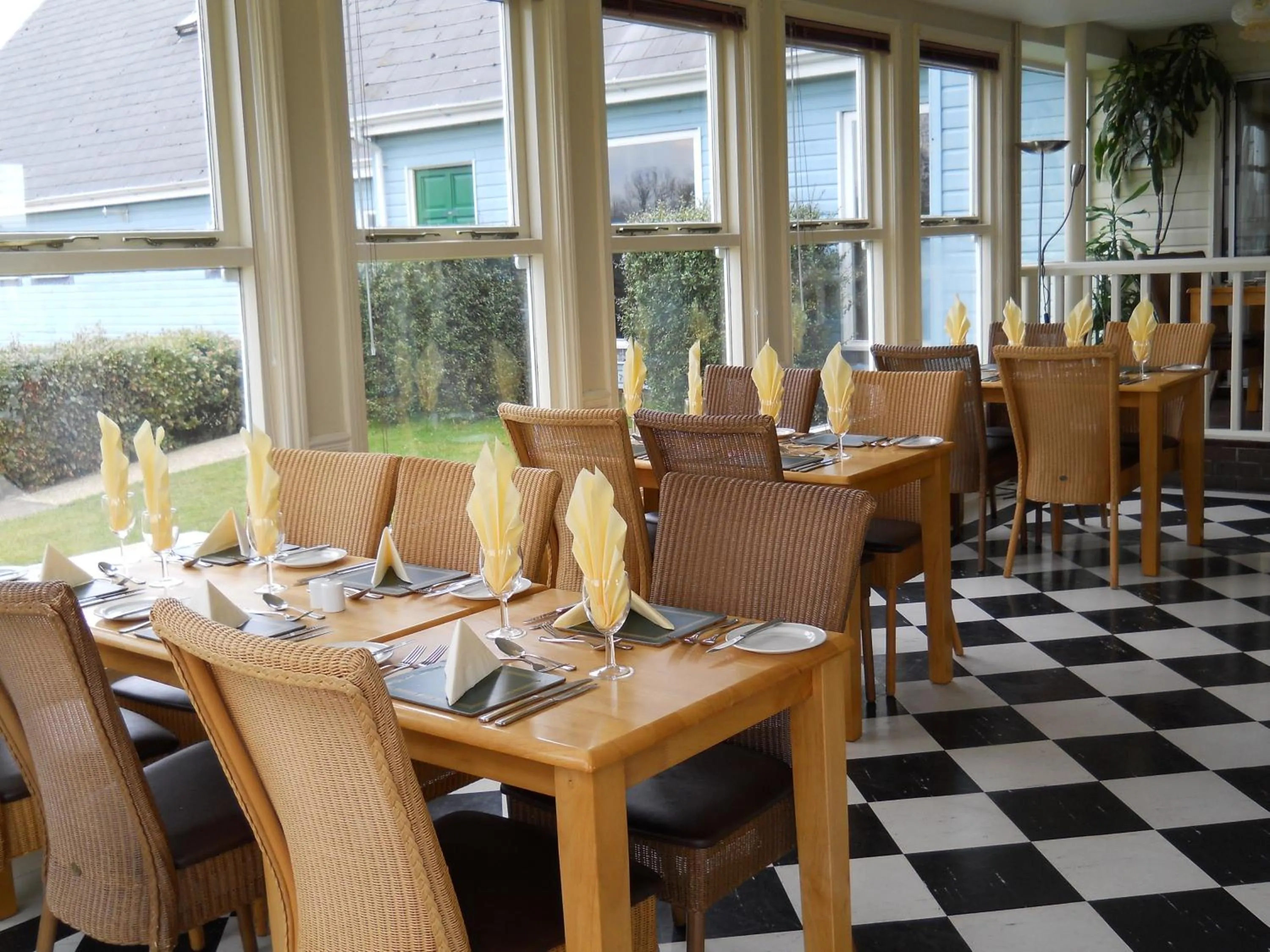 Restaurant/places to eat in Richmond Park Golf Club