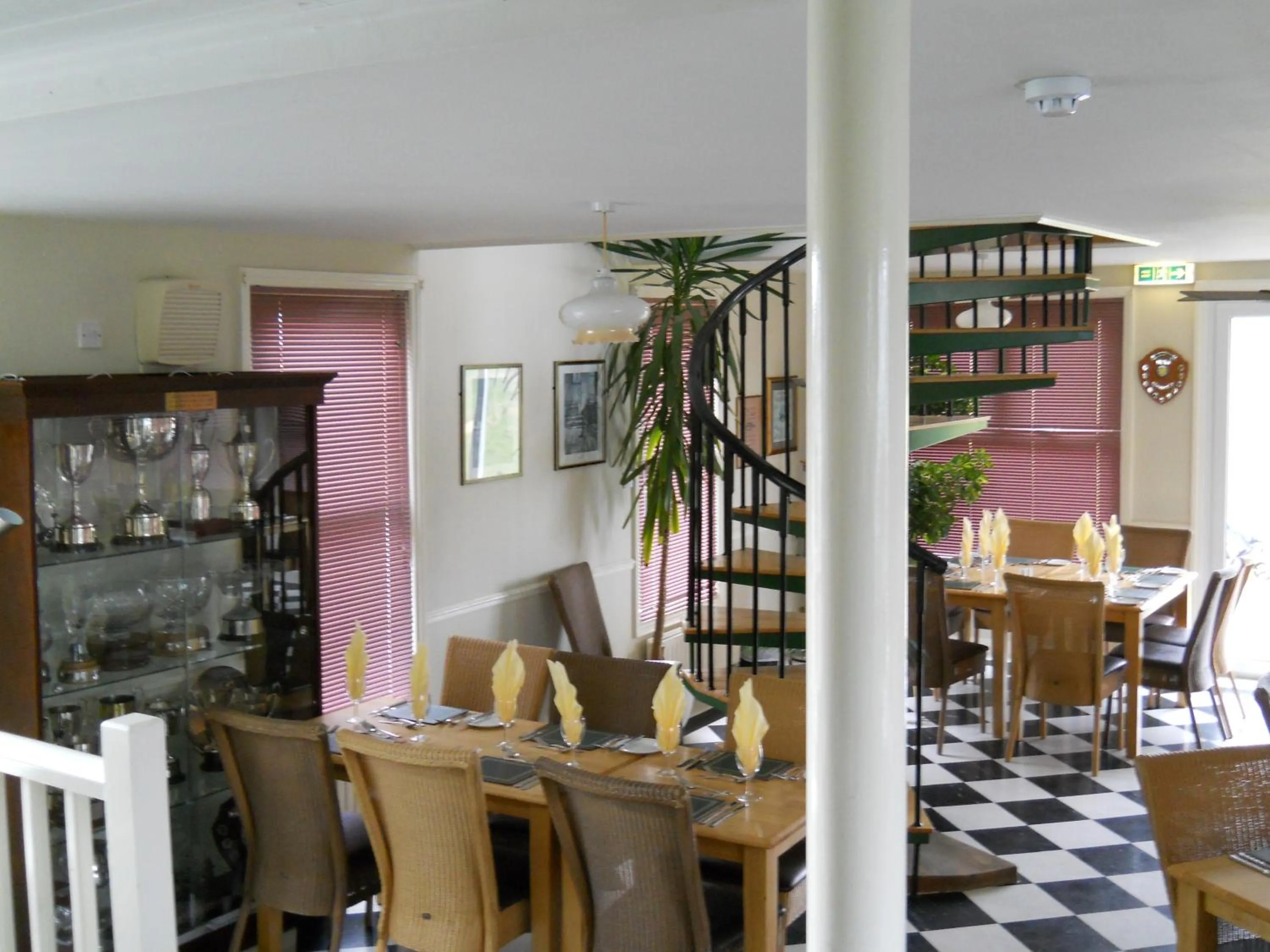 Restaurant/places to eat in Richmond Park Golf Club