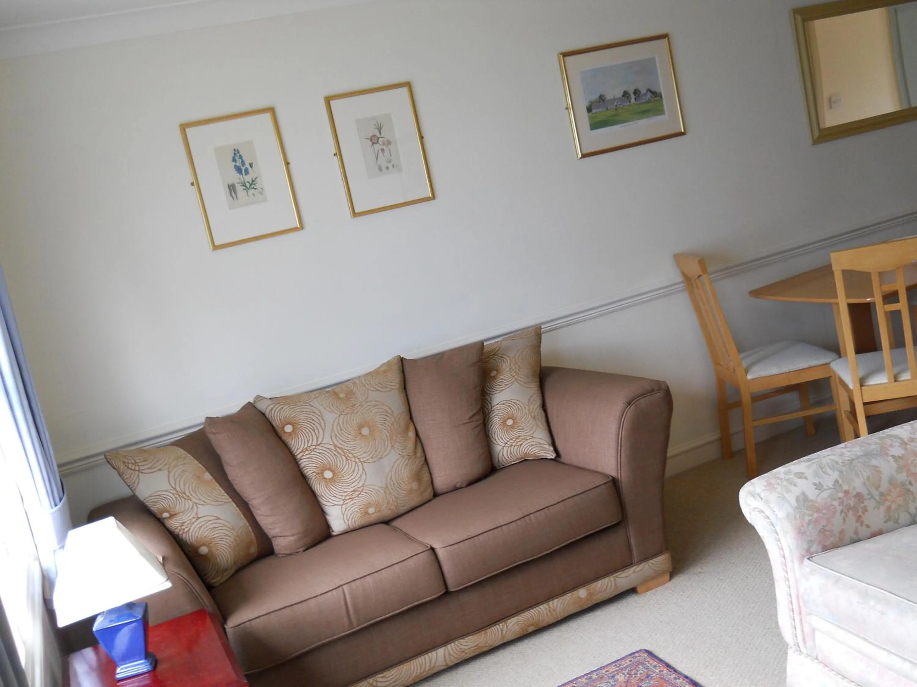 Living room in Richmond Park Golf Club
