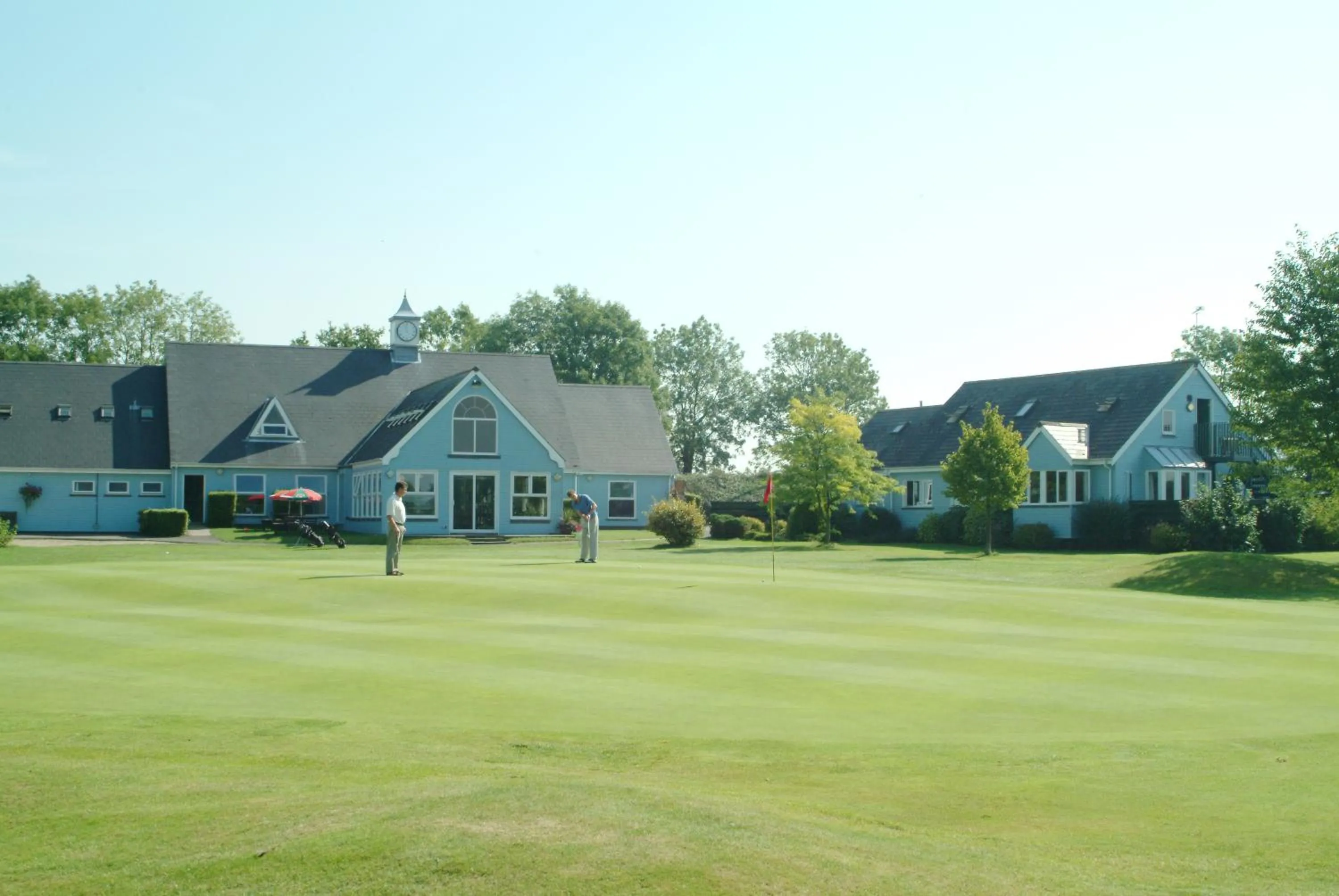 Facade/entrance in Richmond Park Golf Club
