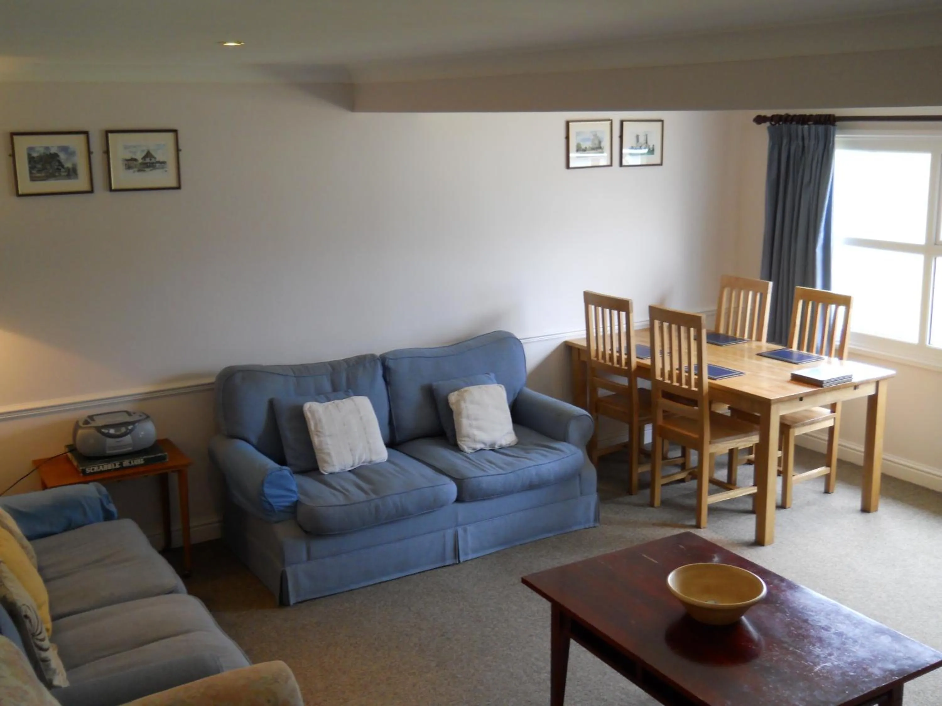 Living room in Richmond Park Golf Club