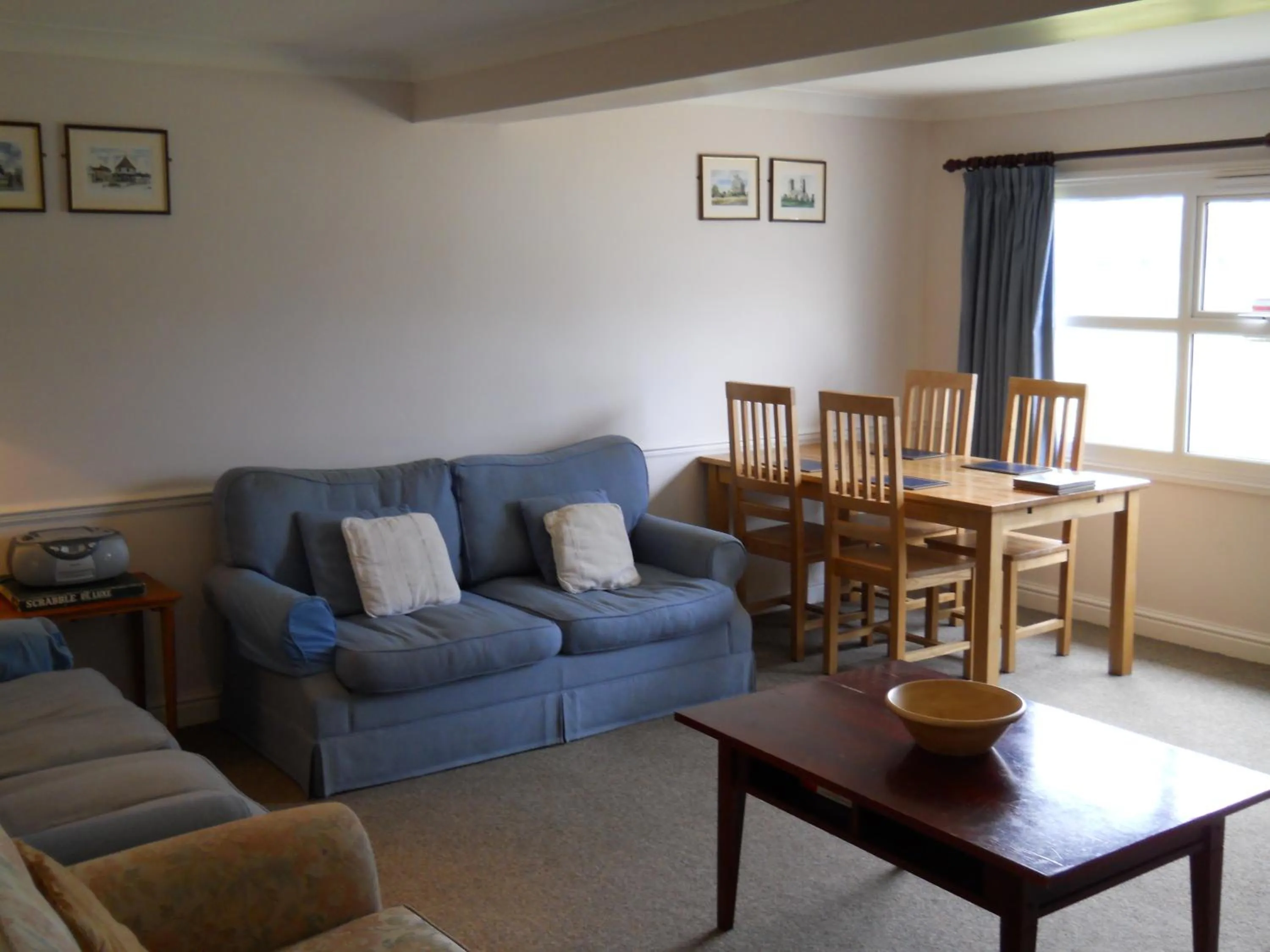 Living room in Richmond Park Golf Club