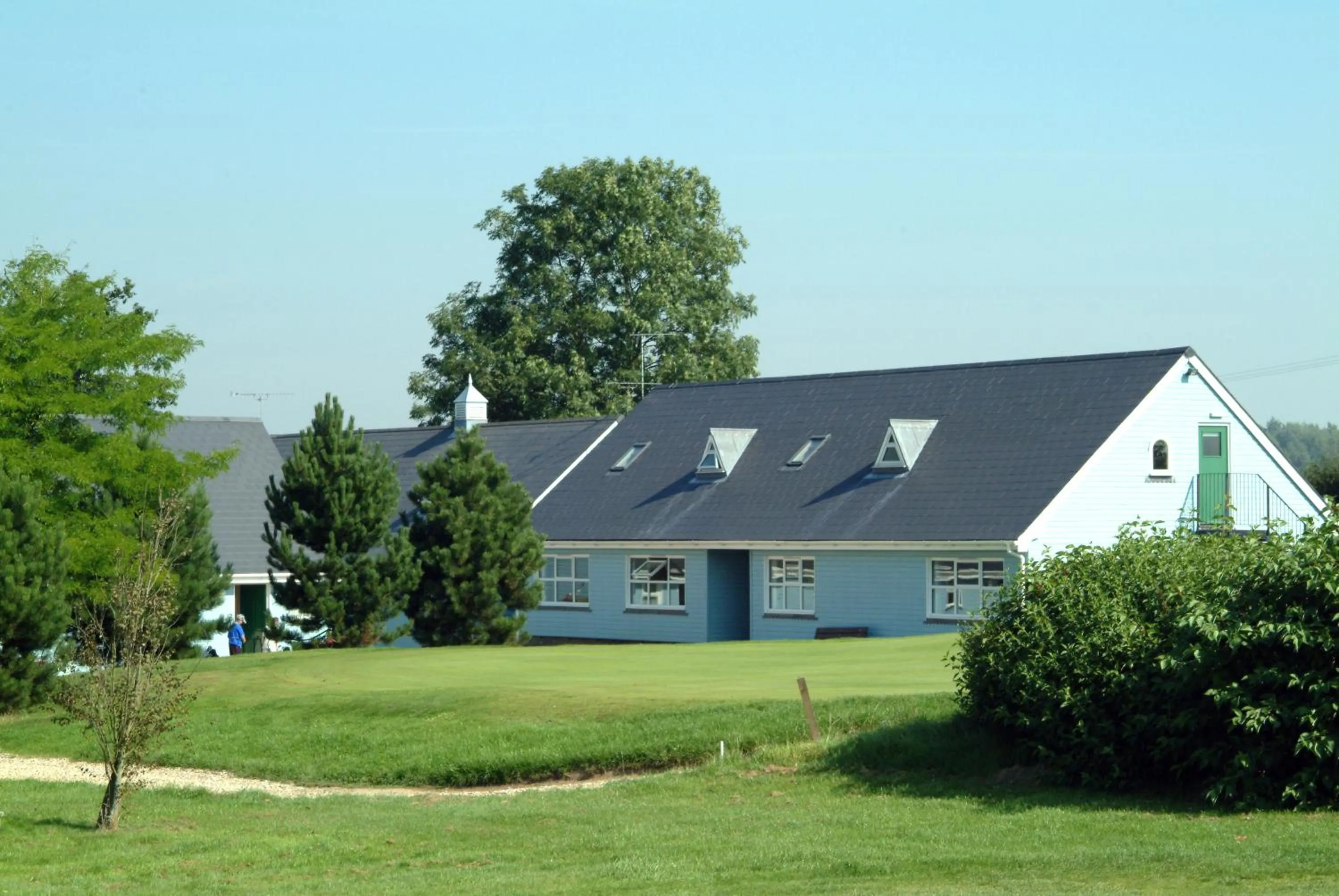 Facade/entrance in Richmond Park Golf Club