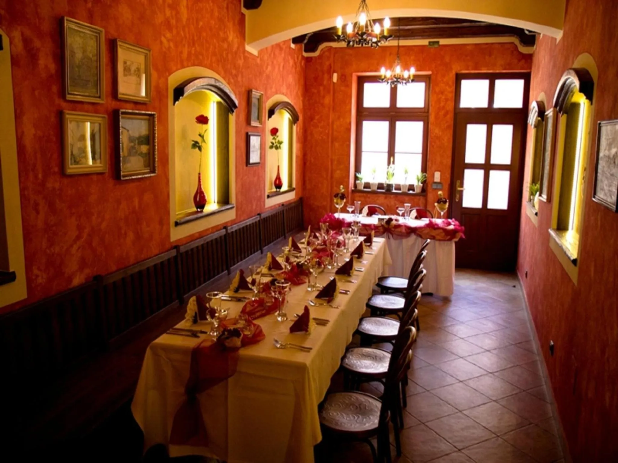 Restaurant/places to eat in La Fresca