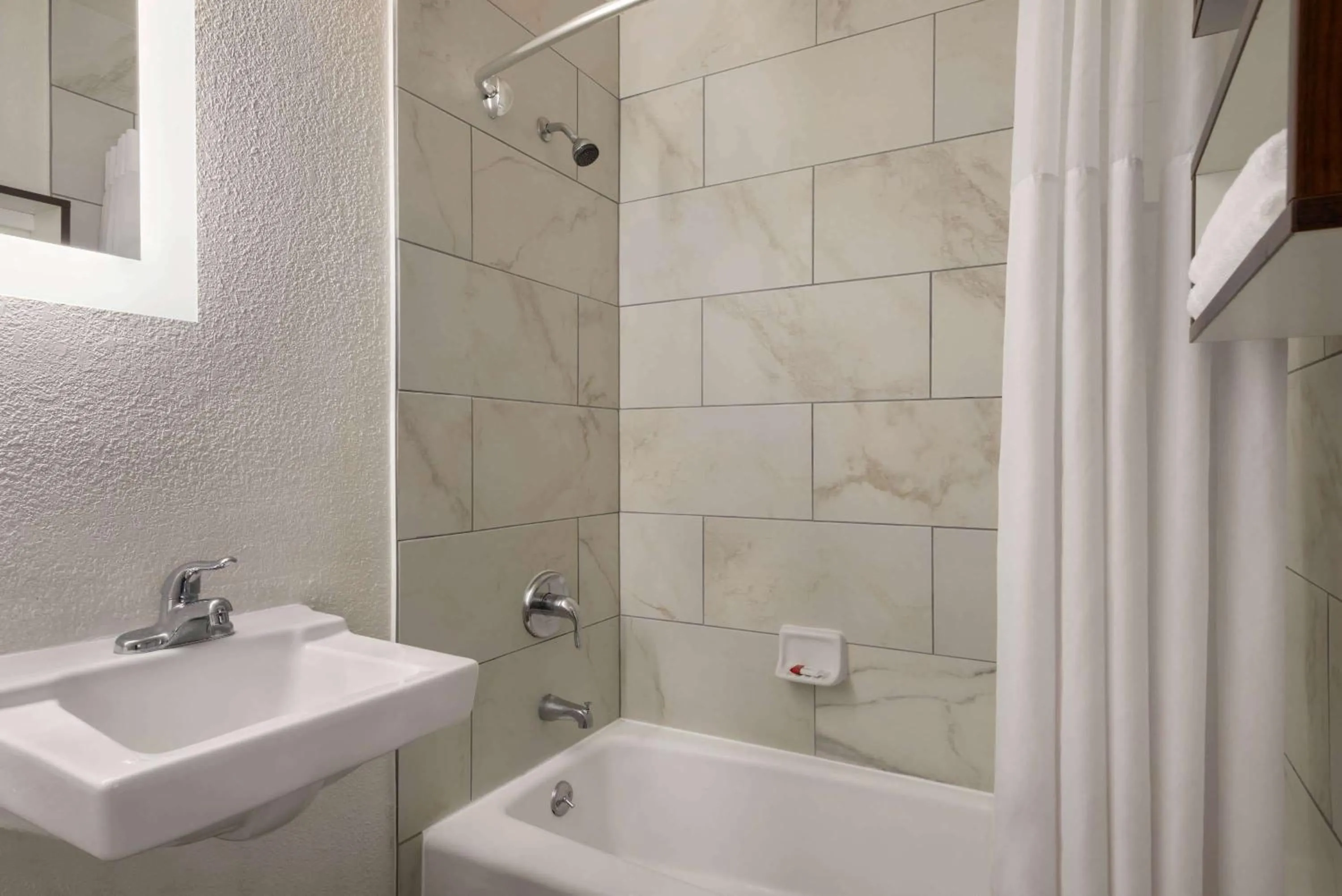 Bathroom in Howard Johnson by Wyndham Appleton