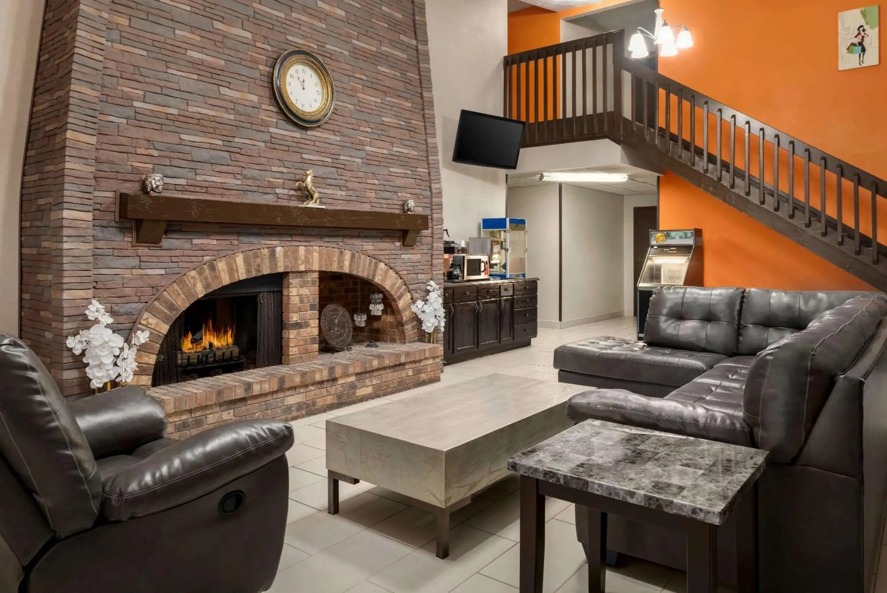 Lobby or reception in Howard Johnson by Wyndham Appleton Lobby or reception in Howard Johnson by Wyndham Appleton