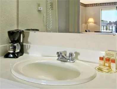 Bathroom in Americas Best Value Inn - Somerset