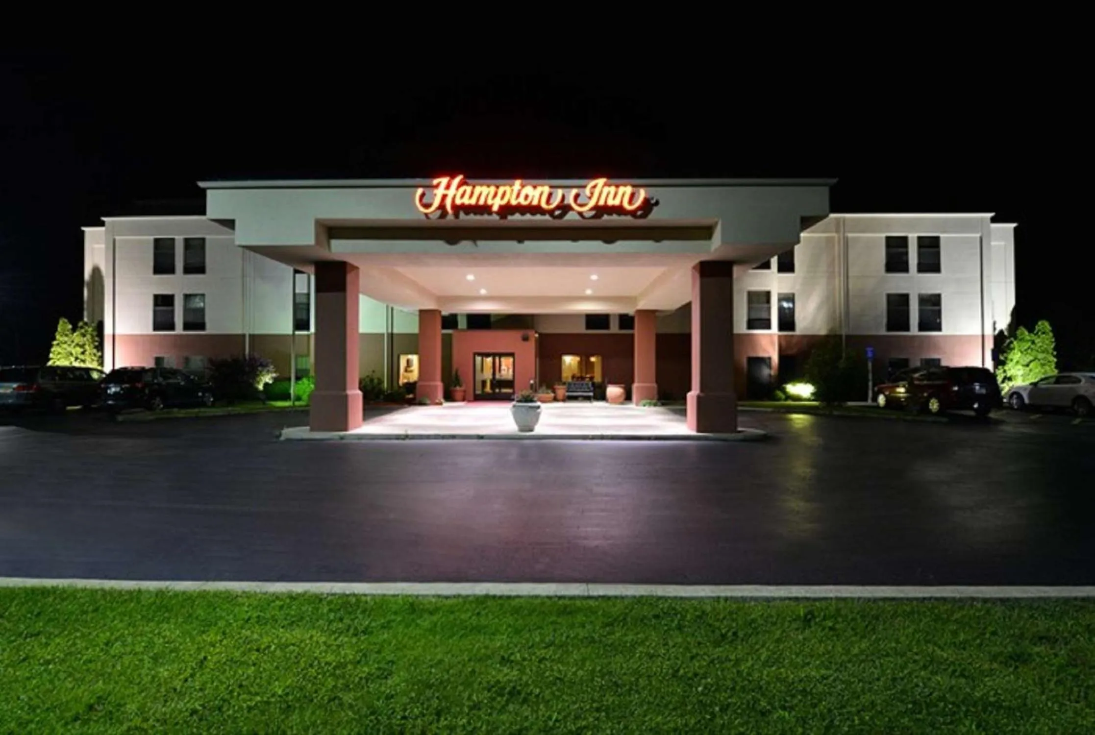 Property building in Hampton Inn Sturgis
