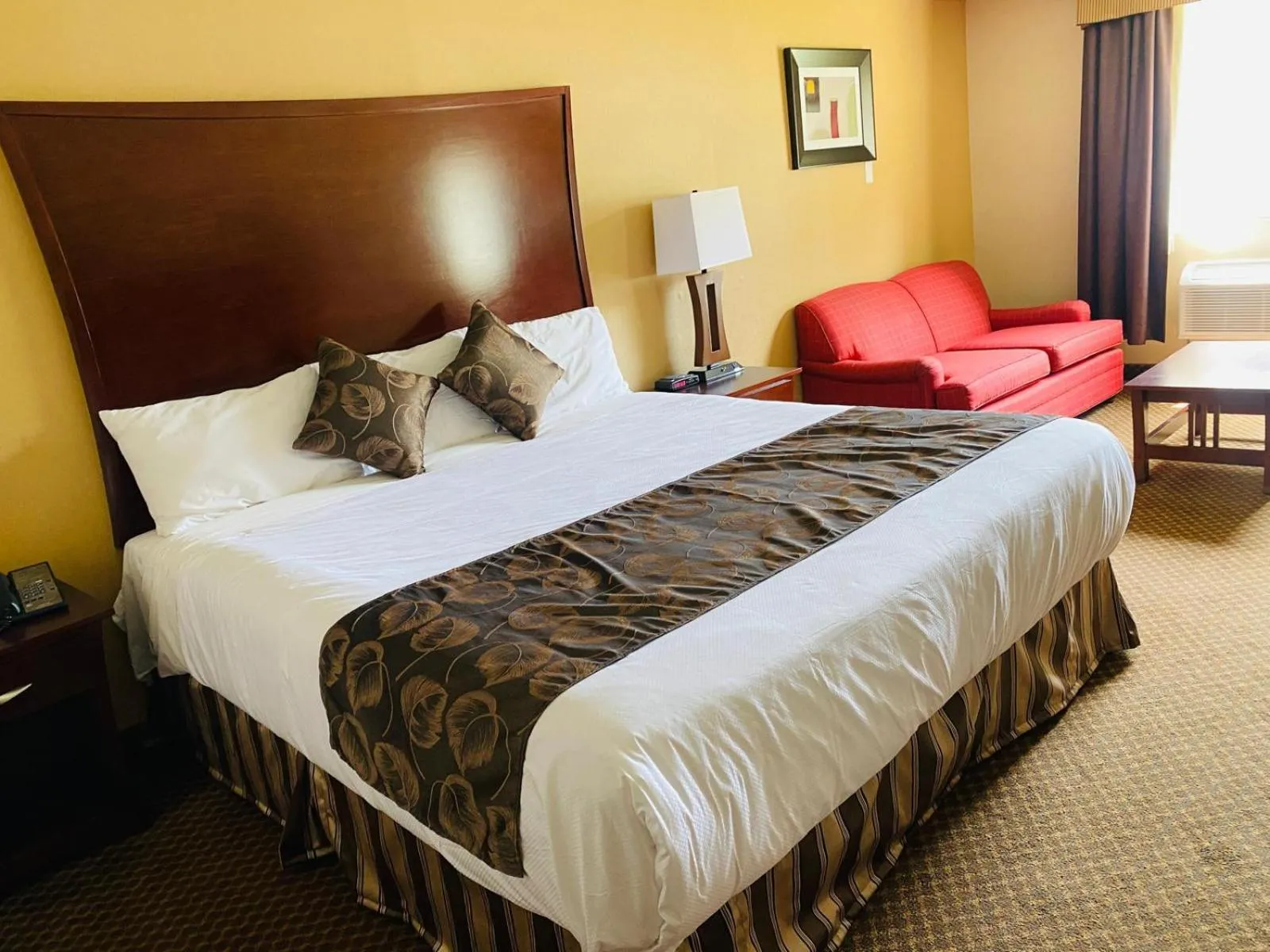 Property building, Bed in Luxury Inn