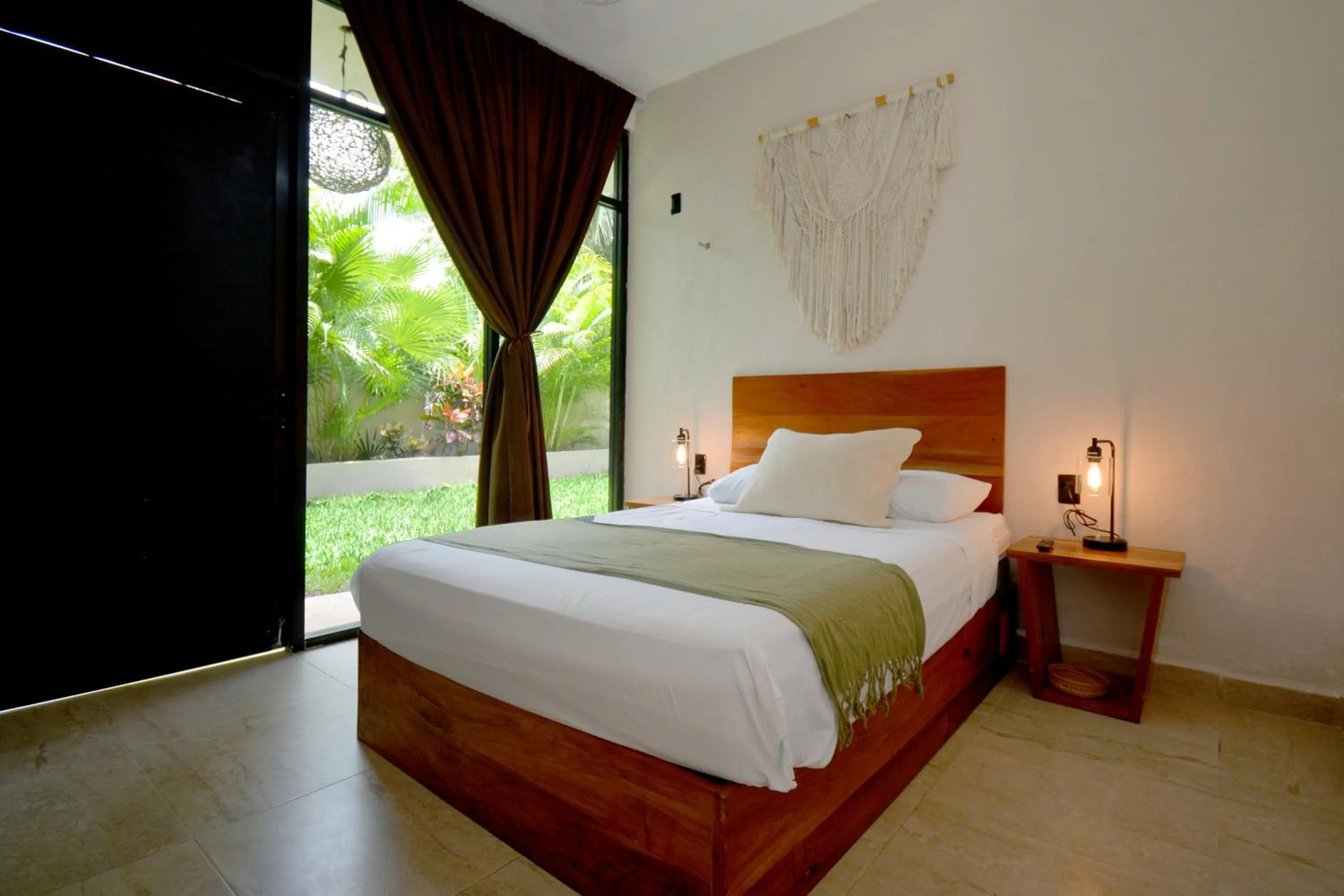 Bed in Casa Delia Hotel Downtown