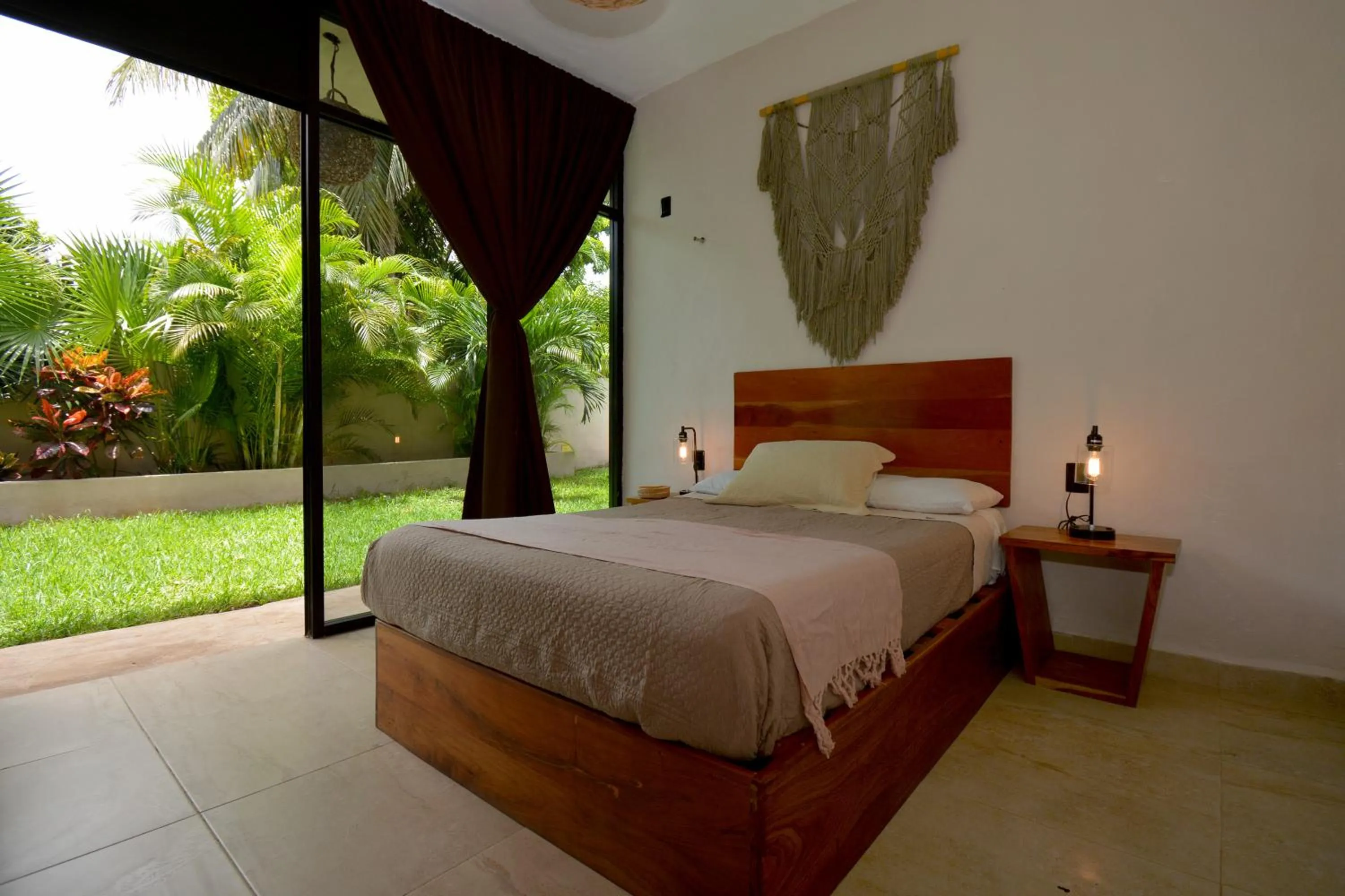 Bed in Casa Delia Hotel Downtown