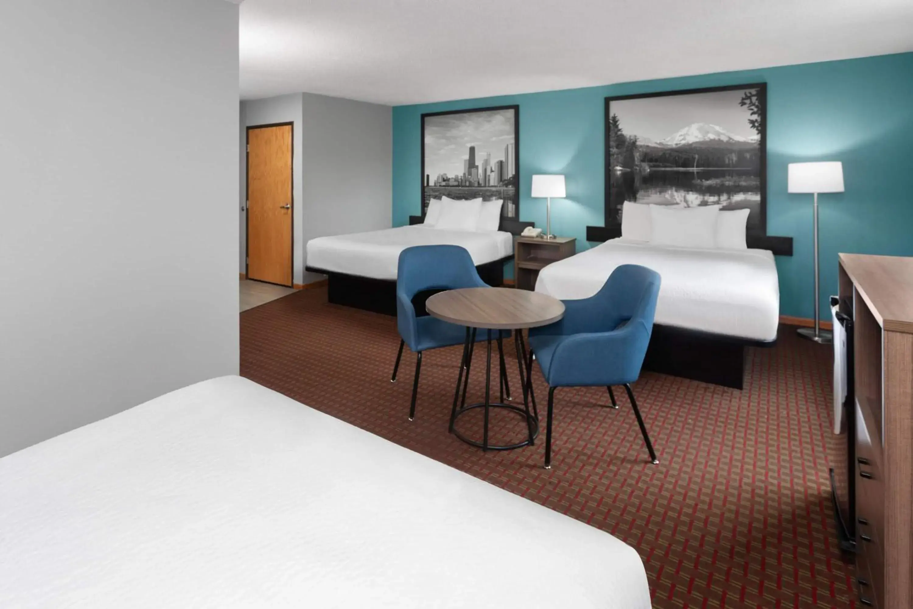 Photo of the whole room, Bed in Super 8 by Wyndham McHenry Fox Lake Area Photo of the whole room, Bed in Super 8 by Wyndham McHenry Fox Lake Area