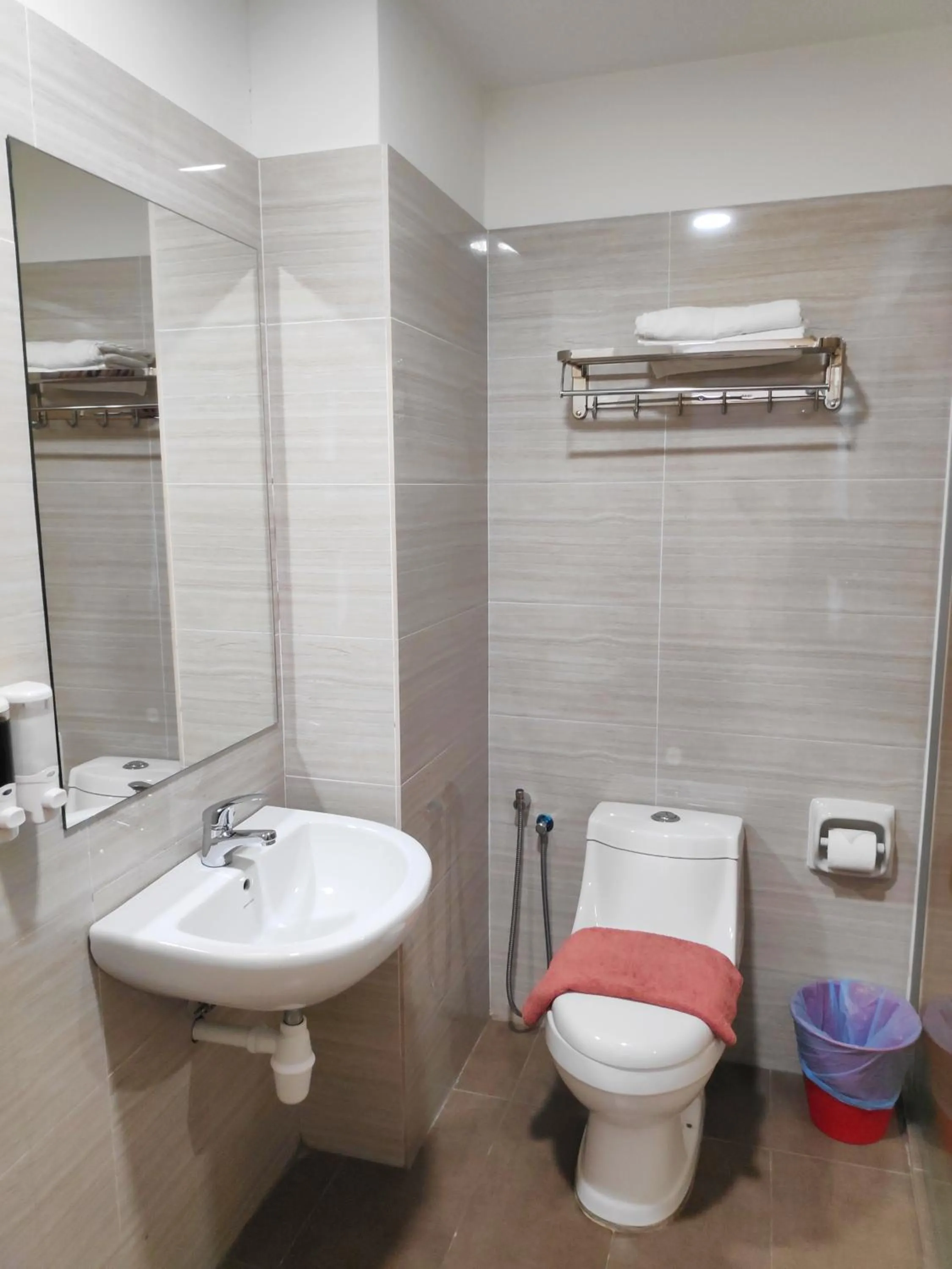 Bathroom in SH Hotel Kota Damansara
