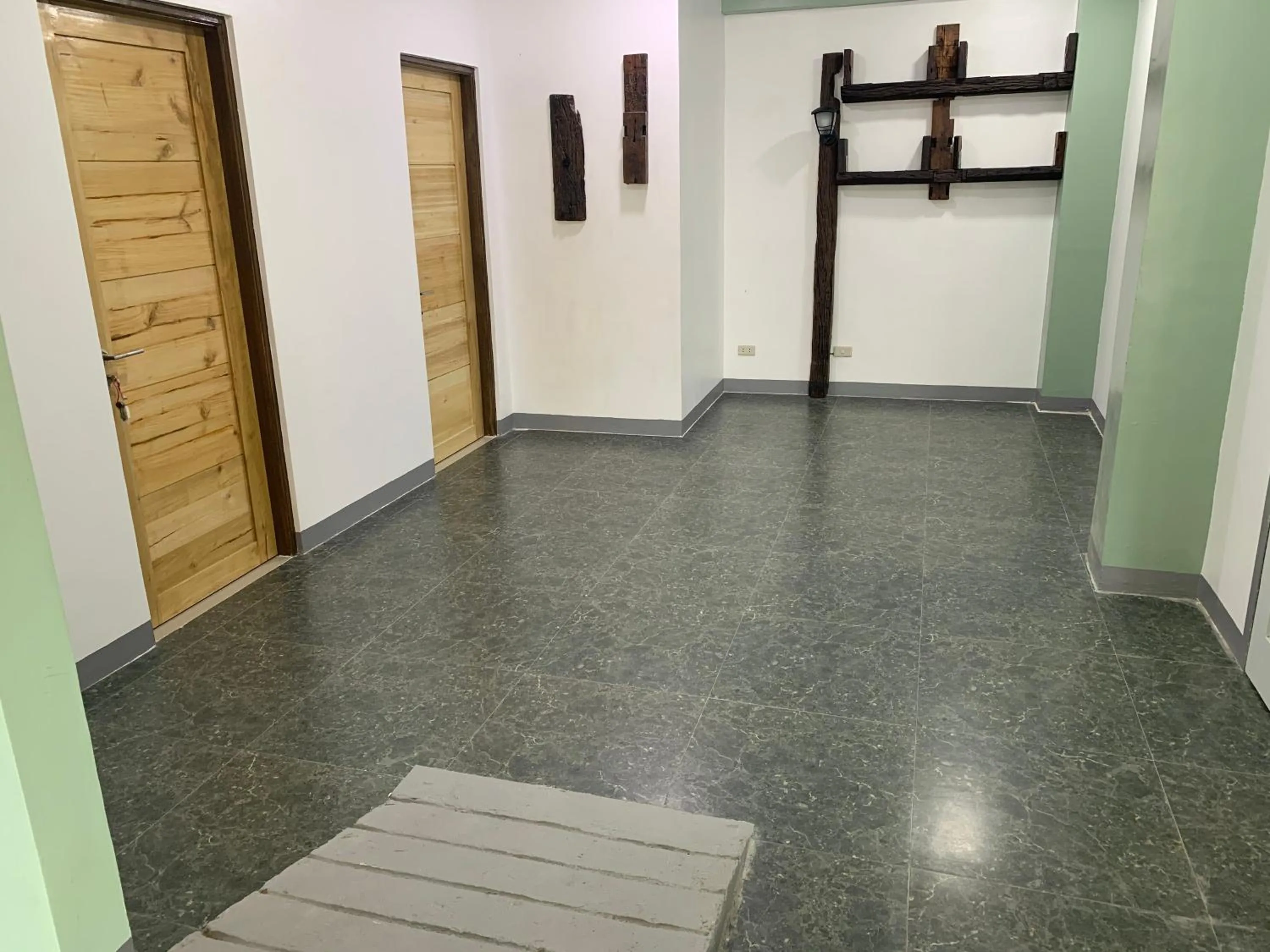 Beinte Singko de Marso Apartments