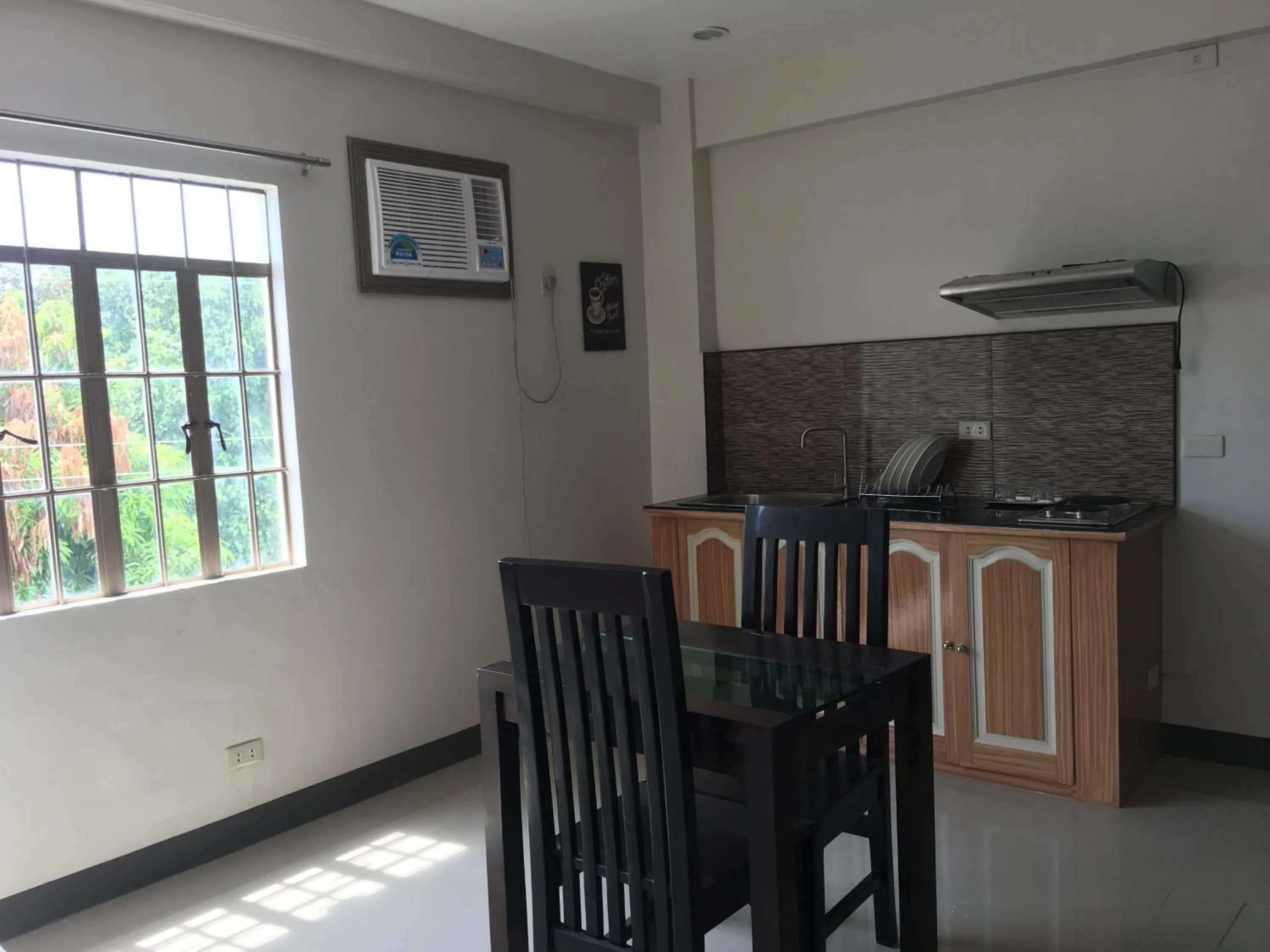 Dining area in Beinte Singko de Marso Apartments