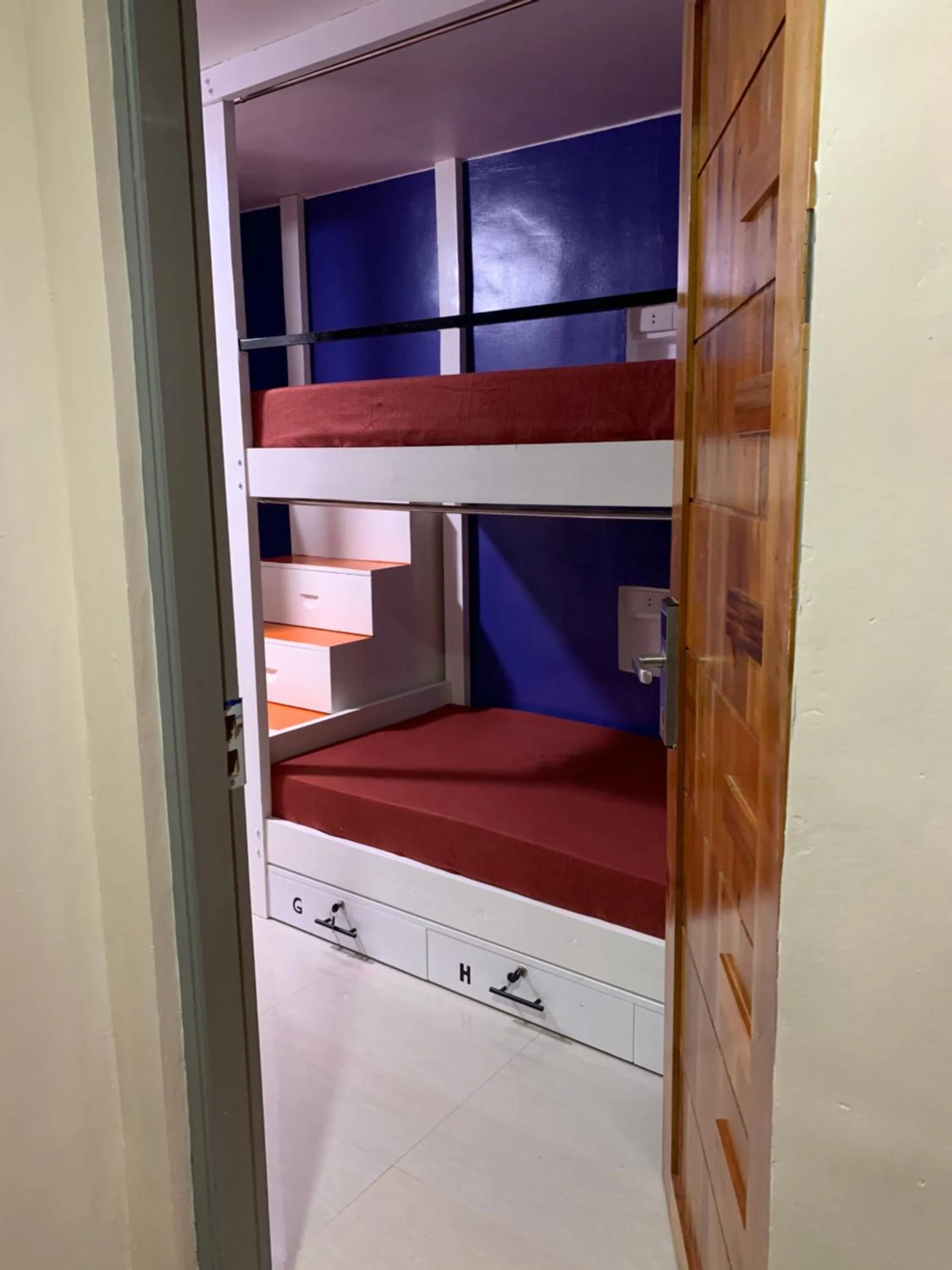 bunk bed, Bed in Beinte Singko de Marso Apartments