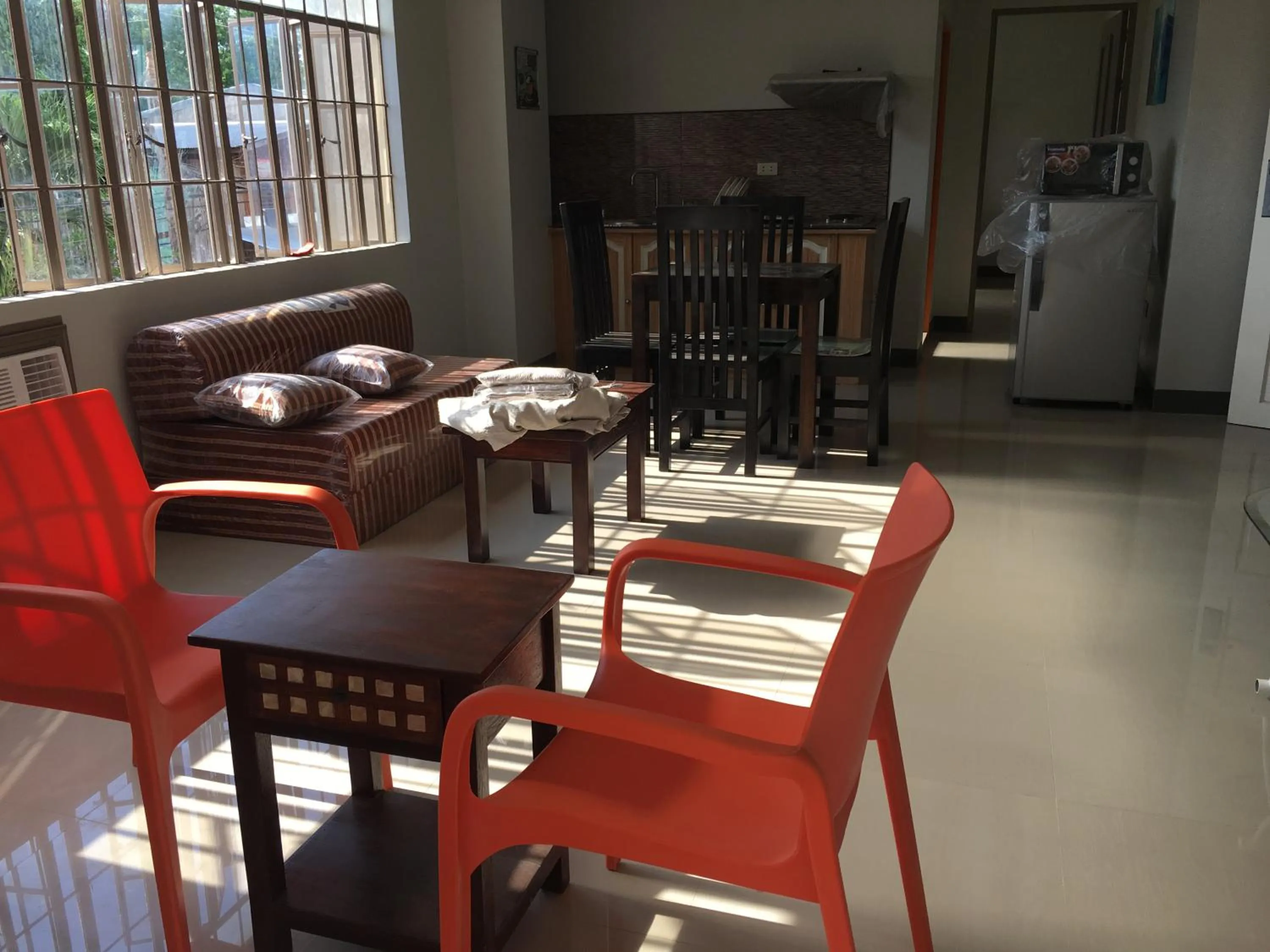 Dining area in Beinte Singko de Marso Apartments