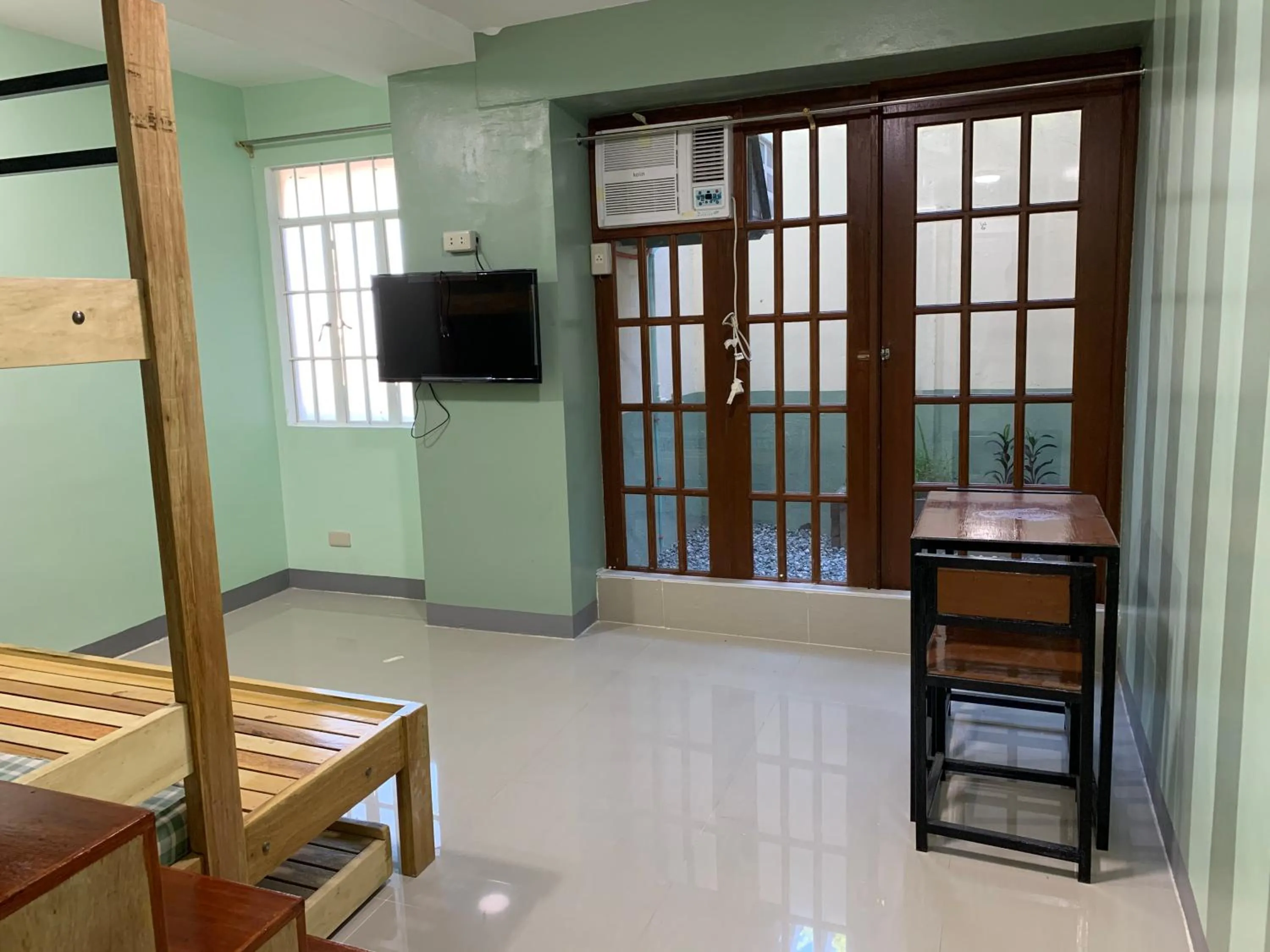 Beinte Singko de Marso Apartments