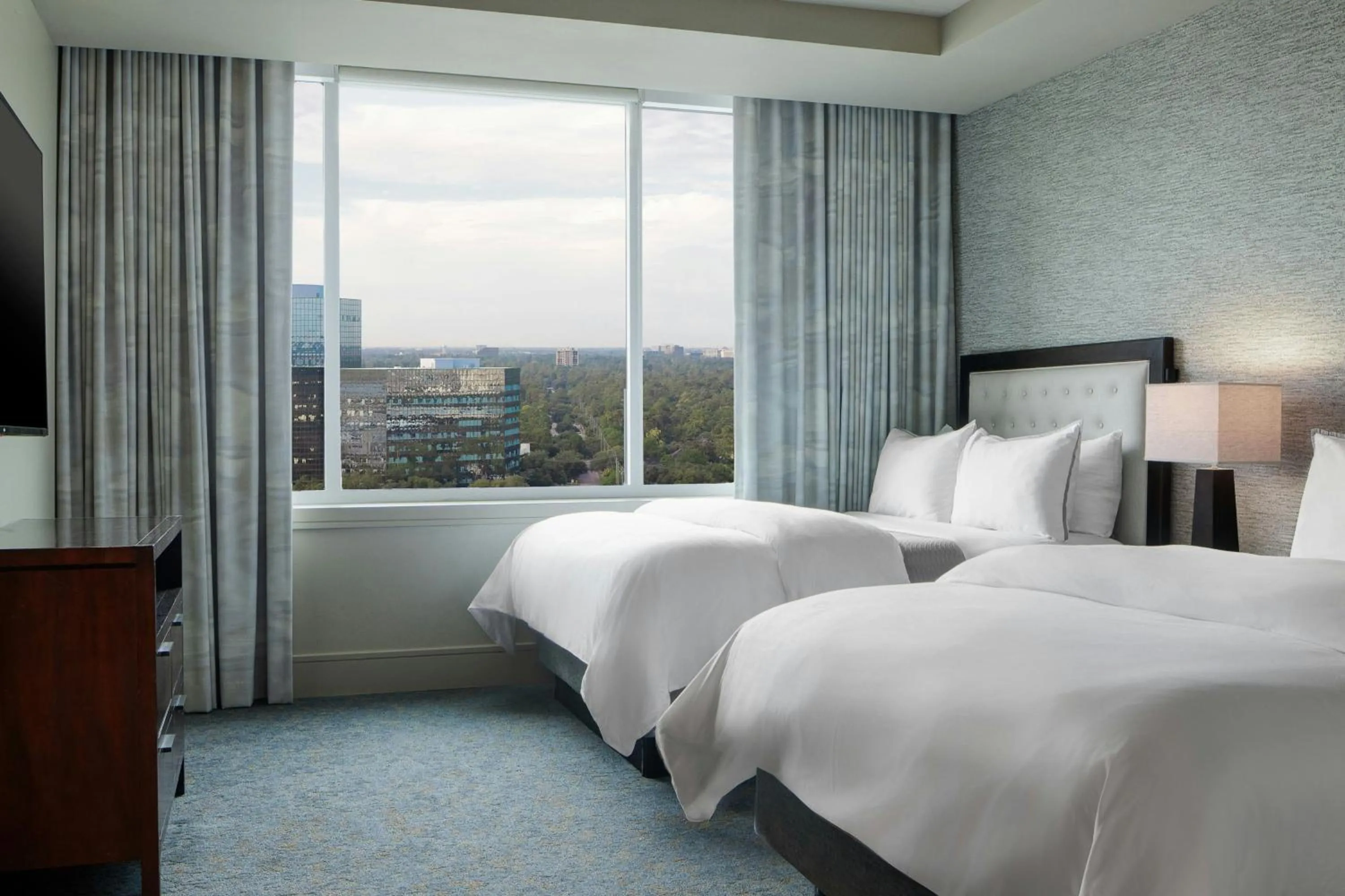 Photo of the whole room, Bed in The Westin Houston, Memorial City