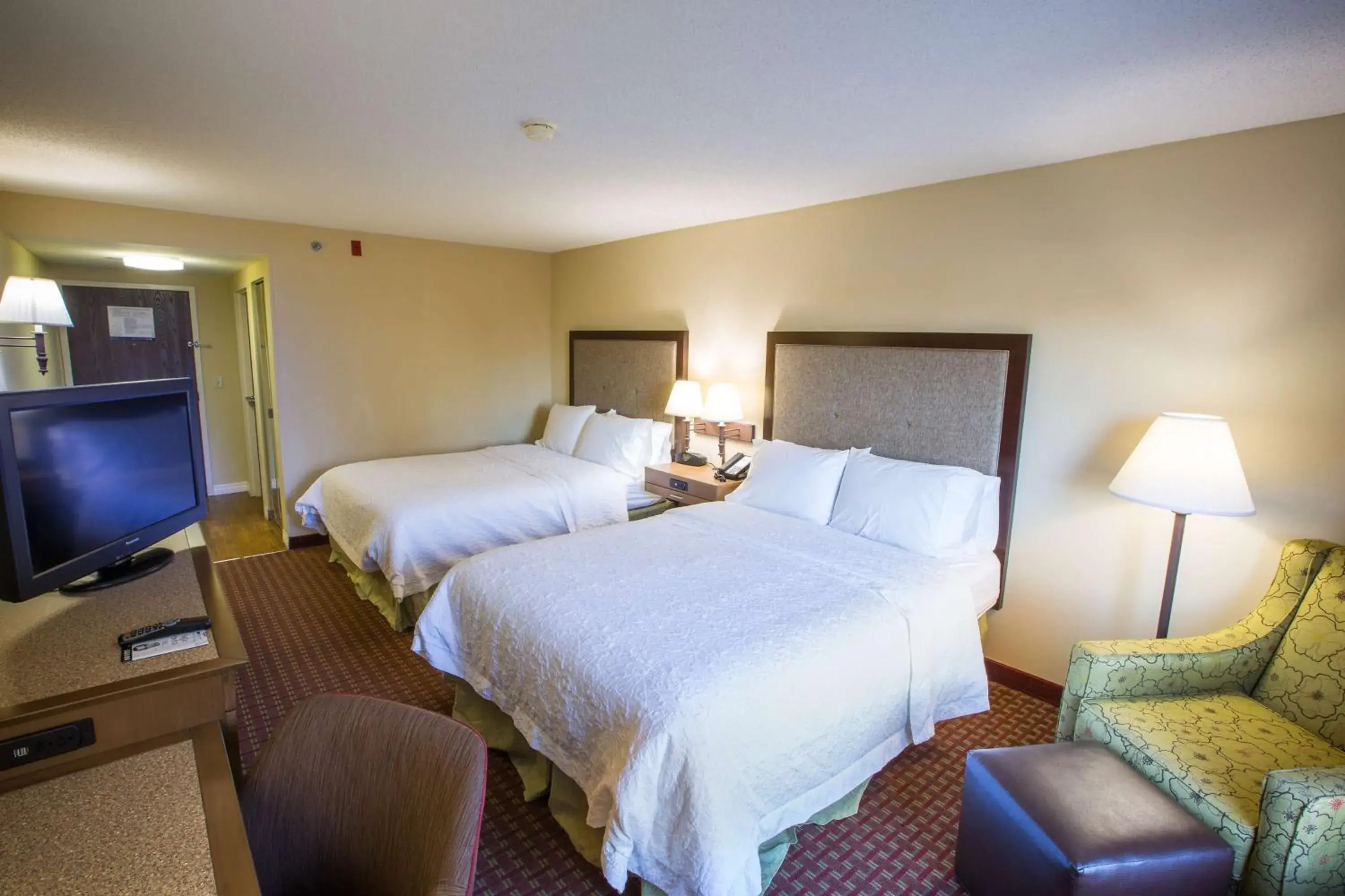 Bed in Hampton Inn Washington Bed in Hampton Inn Washington