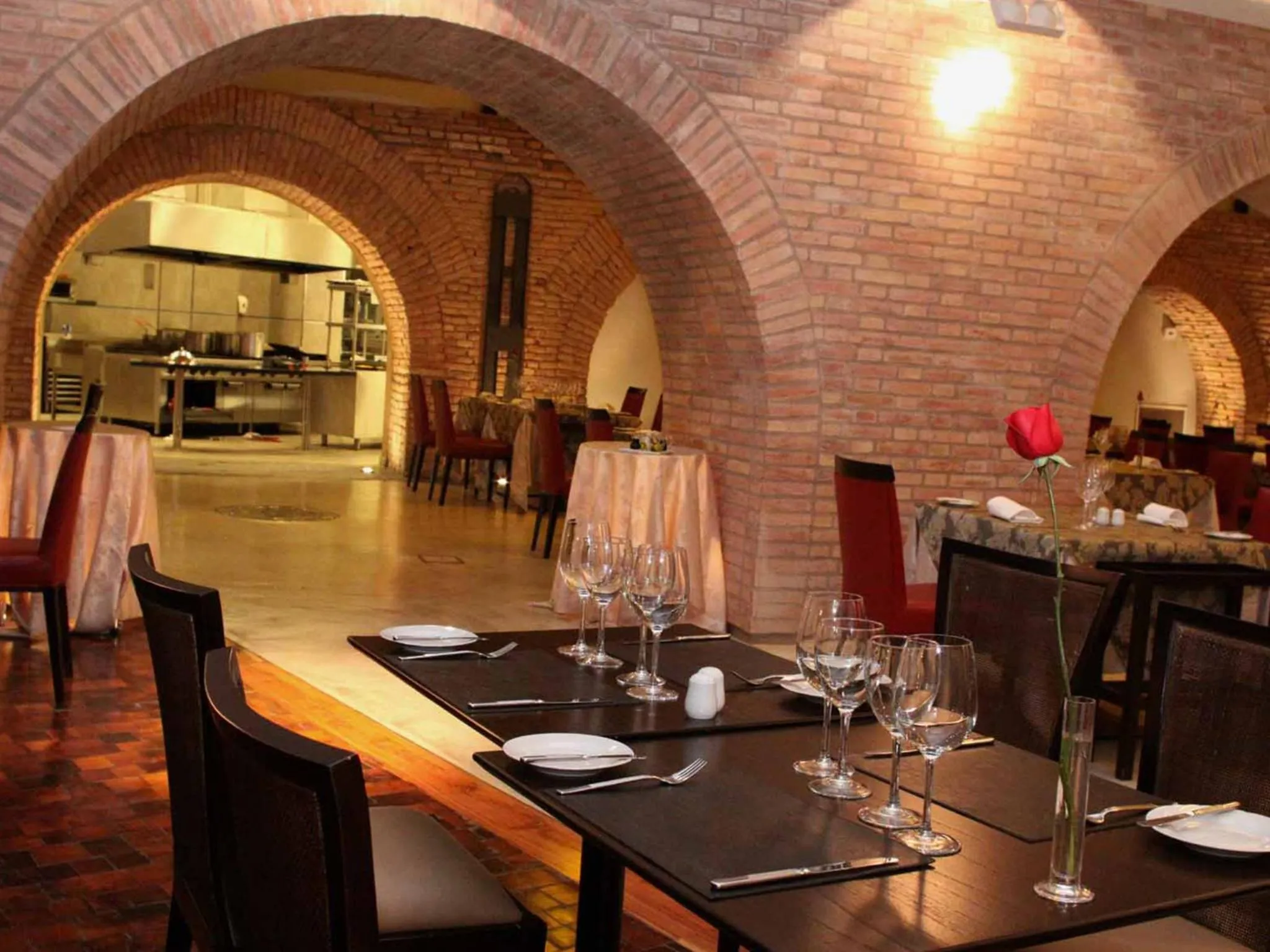 Restaurant/places to eat in Hotel Del Bono Park