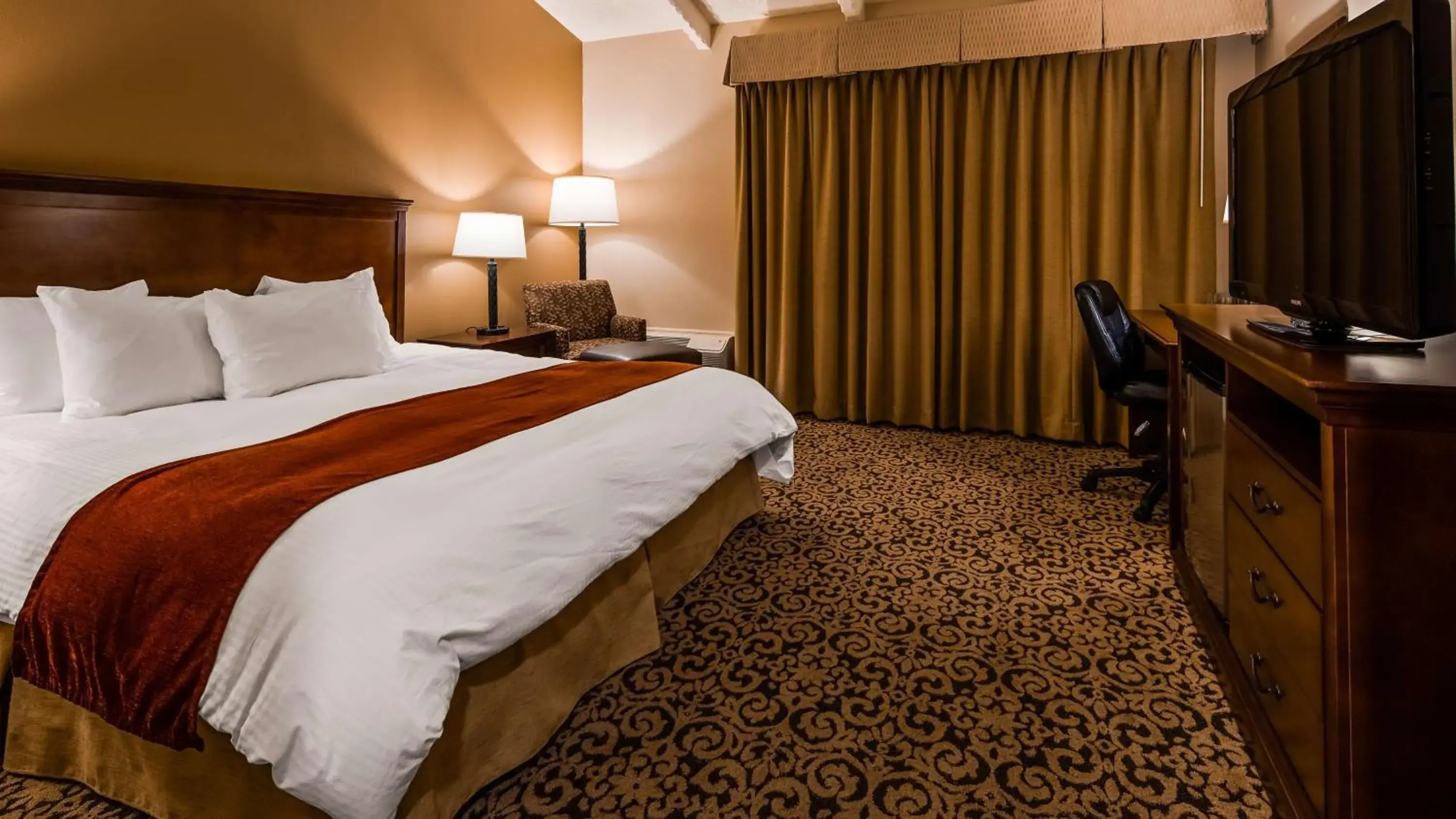 Bedroom, Bed in Best Western Tyrolean Lodge Bedroom, Bed in Best Western Tyrolean Lodge