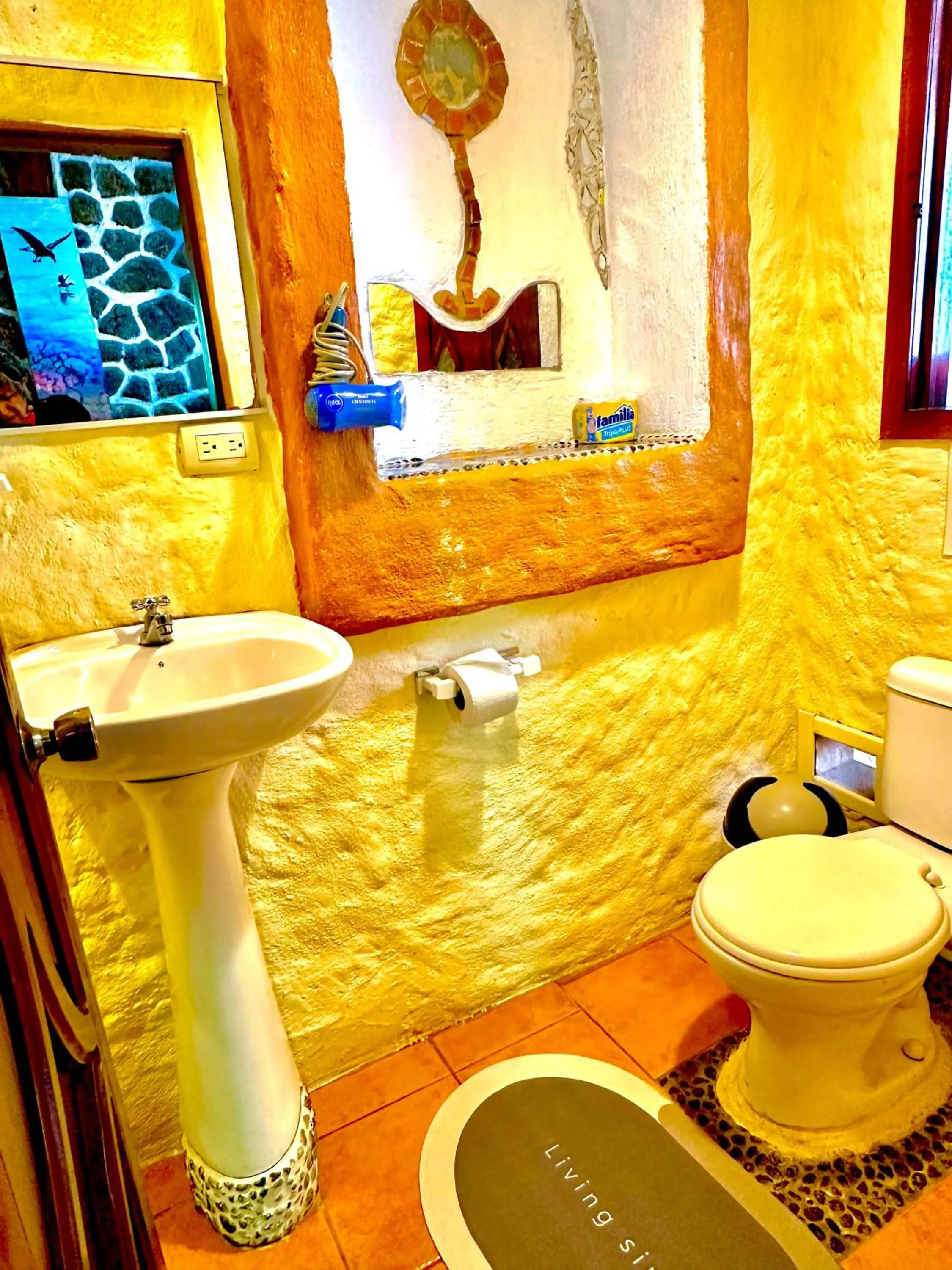 Bathroom in Casa del Lago Lodging House