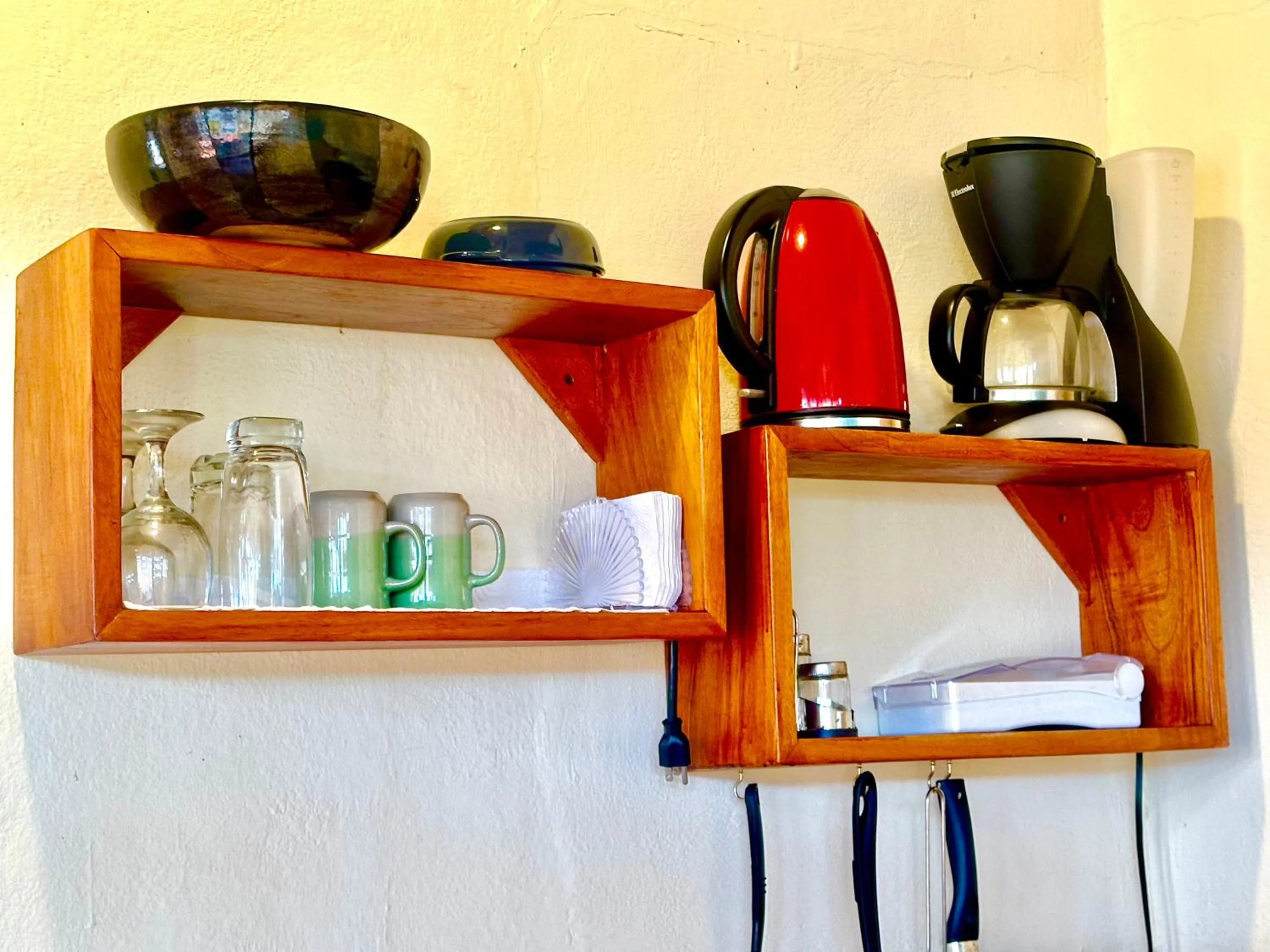 Coffee/tea facilities in Casa del Lago Lodging House