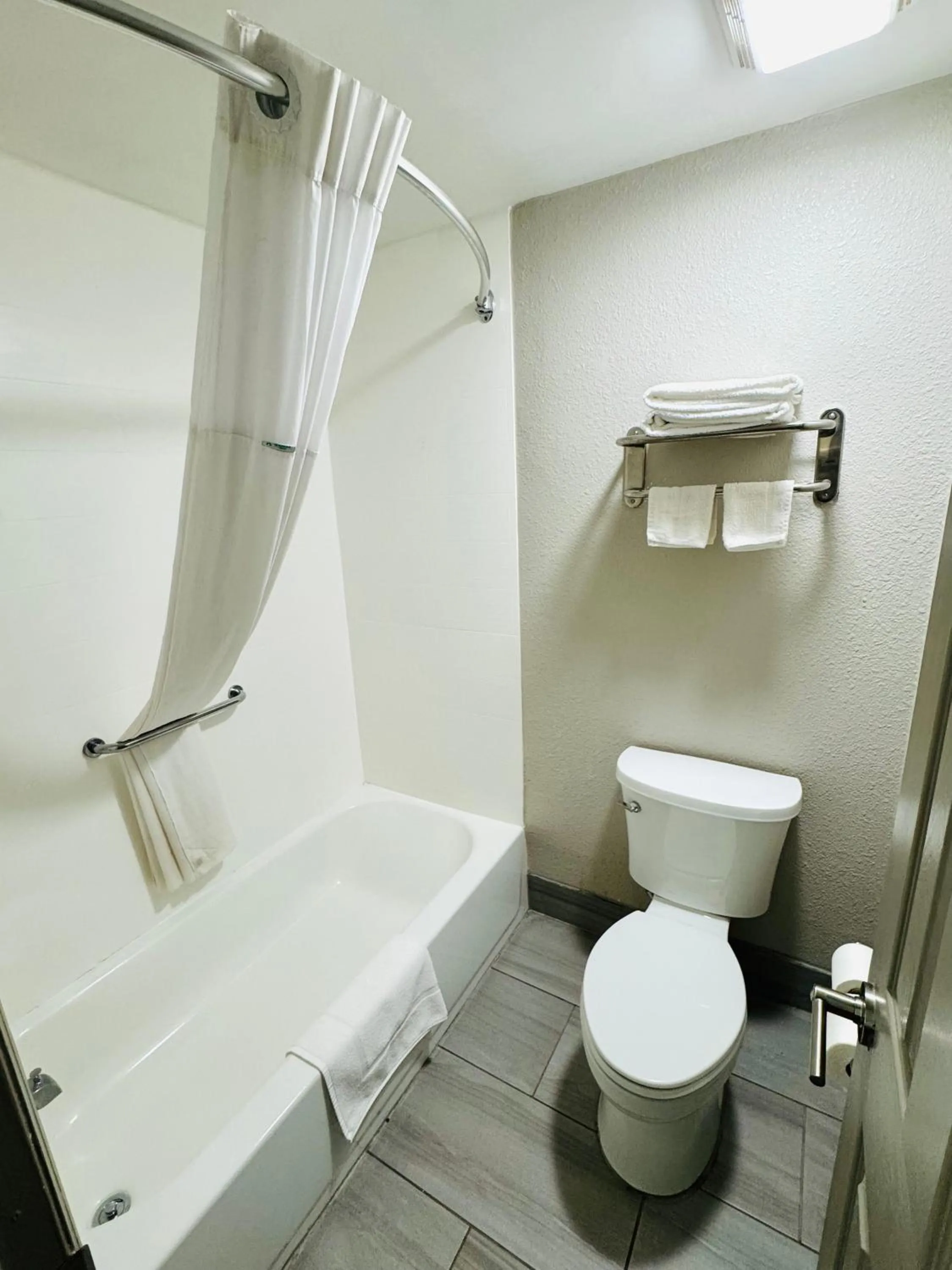 Shower in HomeLodge Newnan