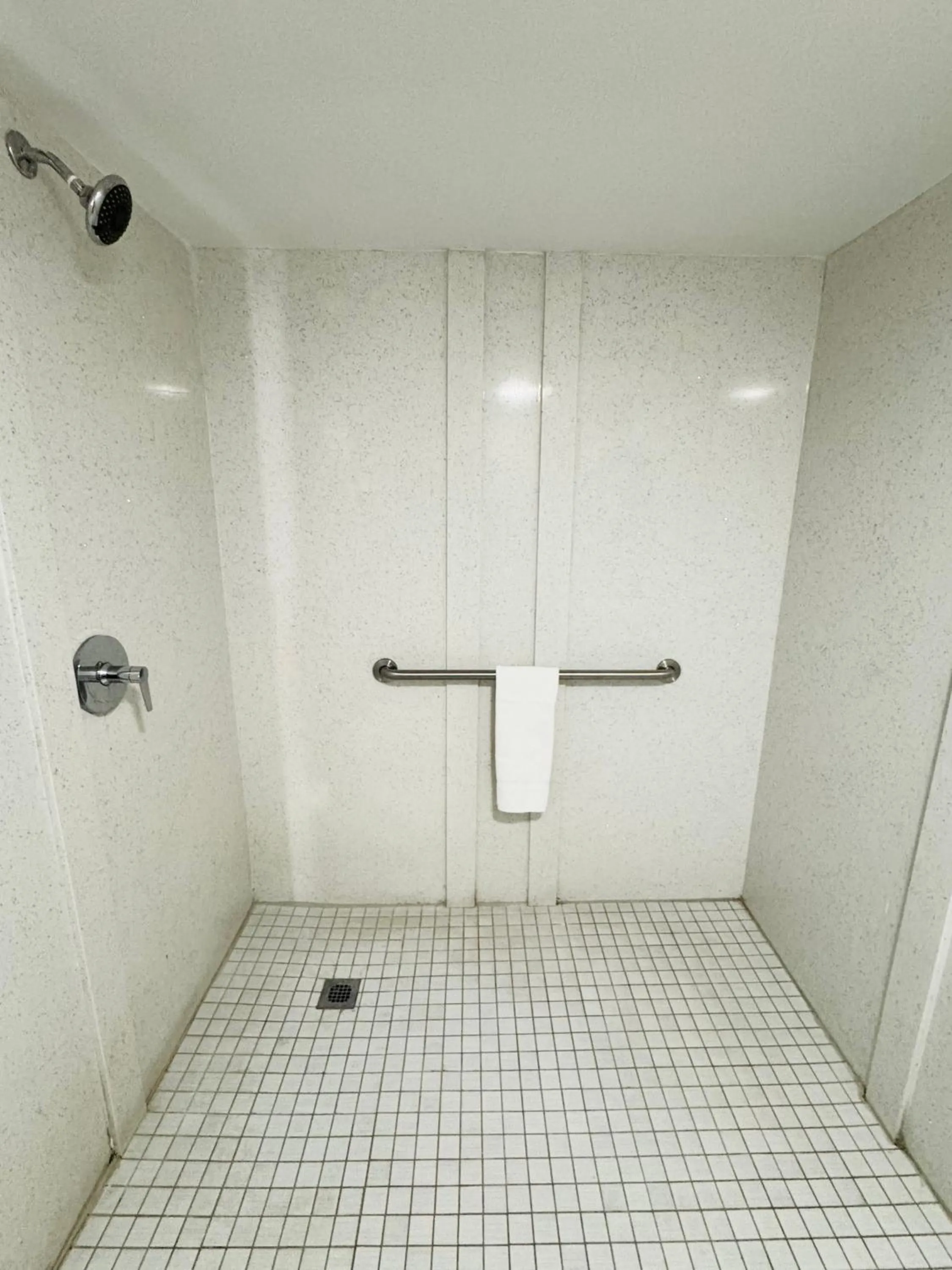 Shower in HomeLodge Newnan